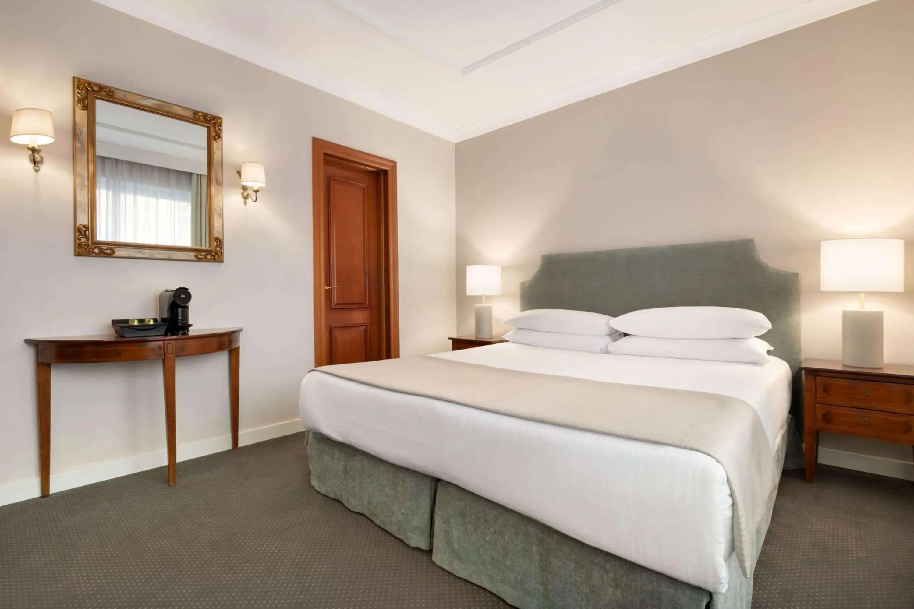 King Room - Non-Smoking in Hotel Avenue Louise Brussels Trademark Collection by Wyndham King Room - Non-Smoking in Hotel Avenue Louise Brussels Trademark Collection by Wyndham