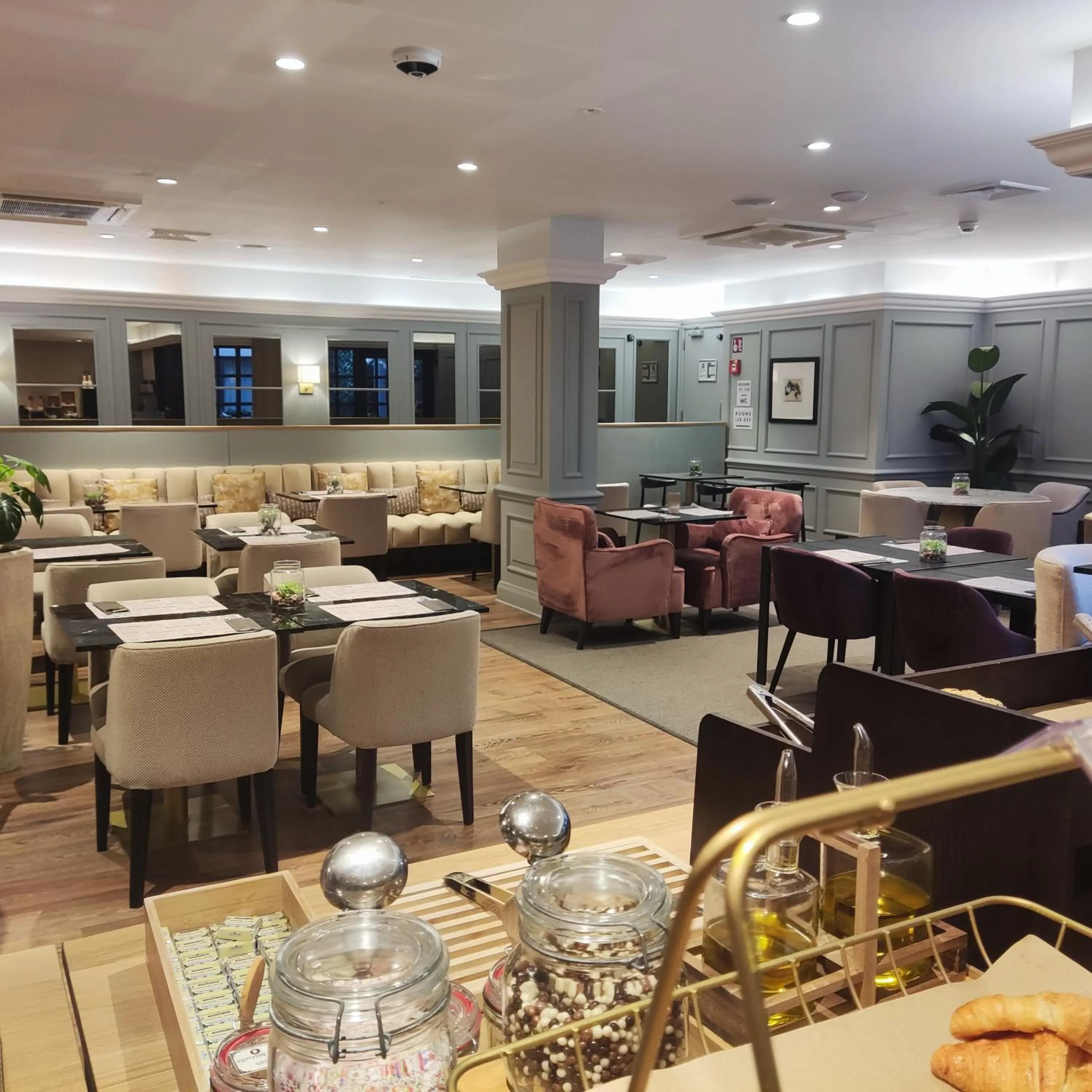 Restaurant/places to eat in Hotel Avenue Louise Brussels Trademark Collection by Wyndham