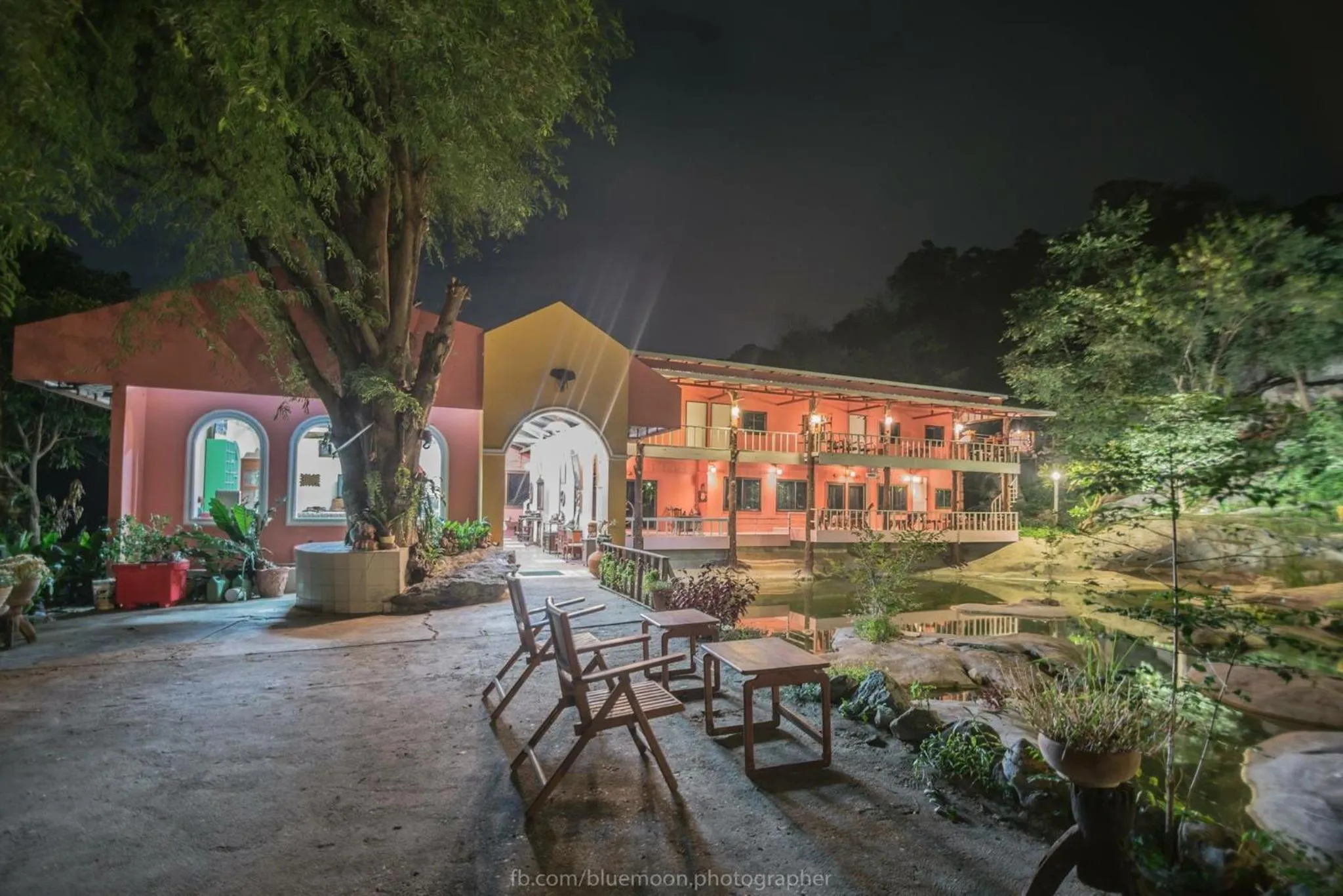 Property building in Yen at phayayen