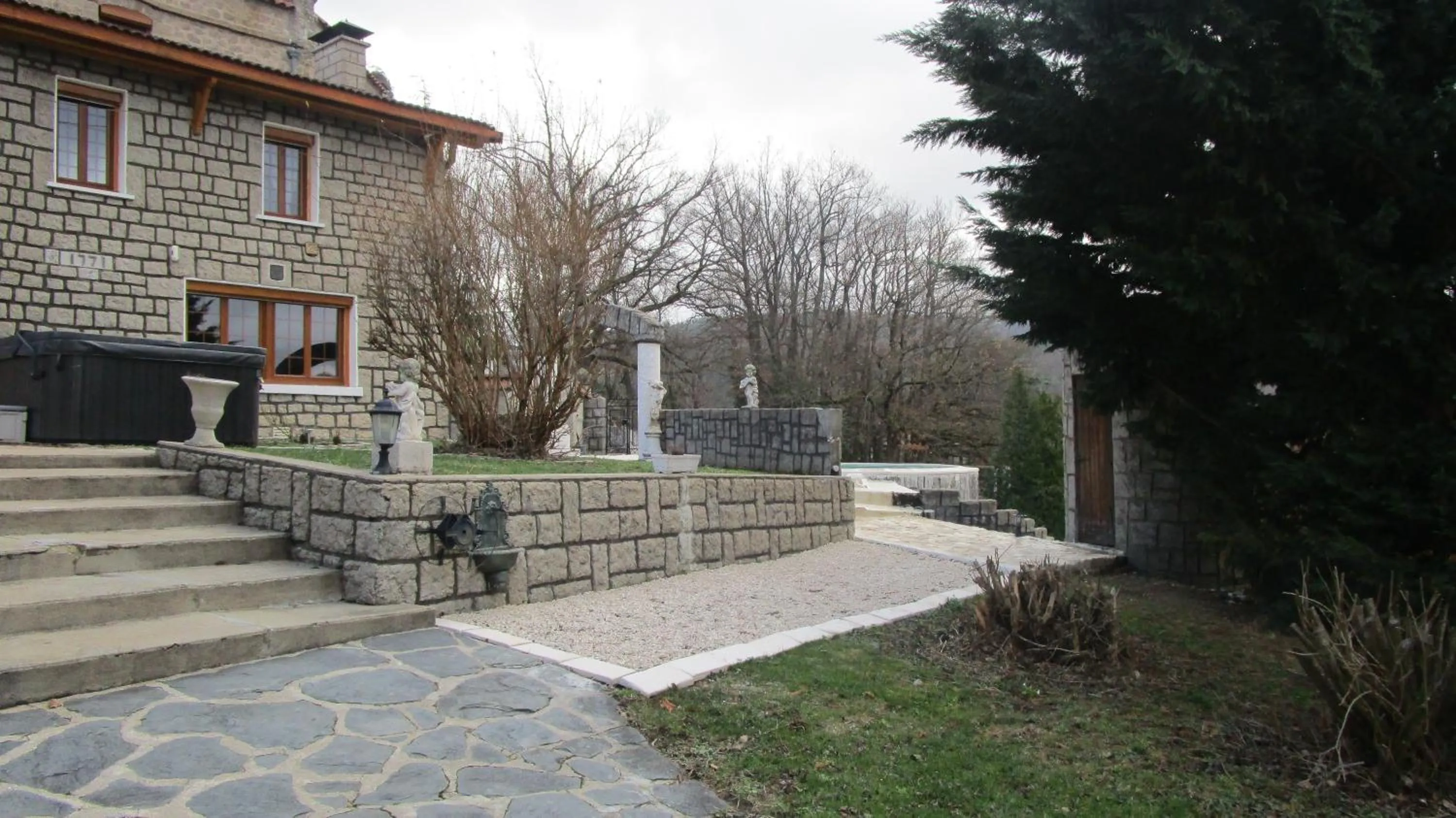 Facade/entrance in Fouettara