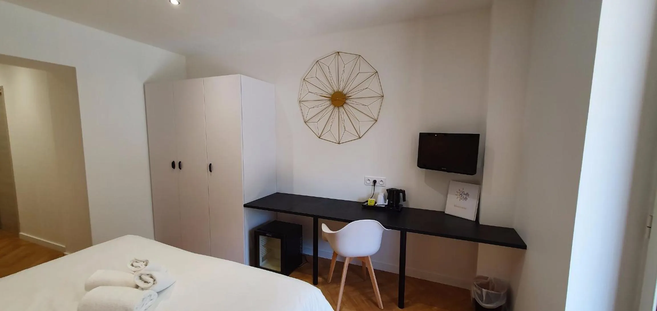 Photo of the whole room, Bed in Hôtel Bella Vista