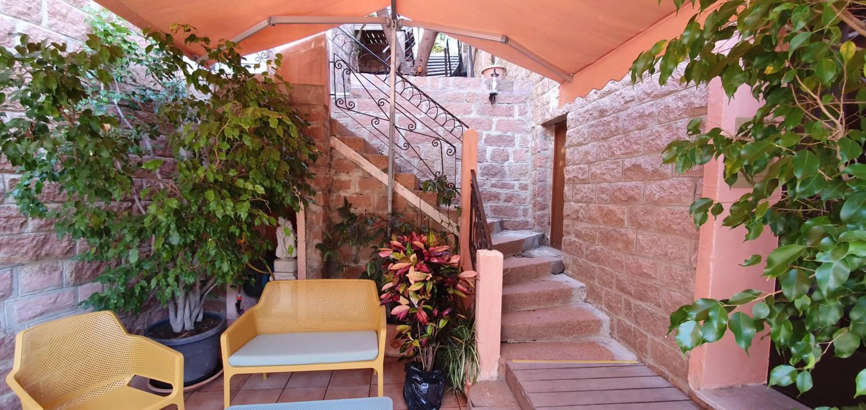 Patio in Hôtel Bella Vista