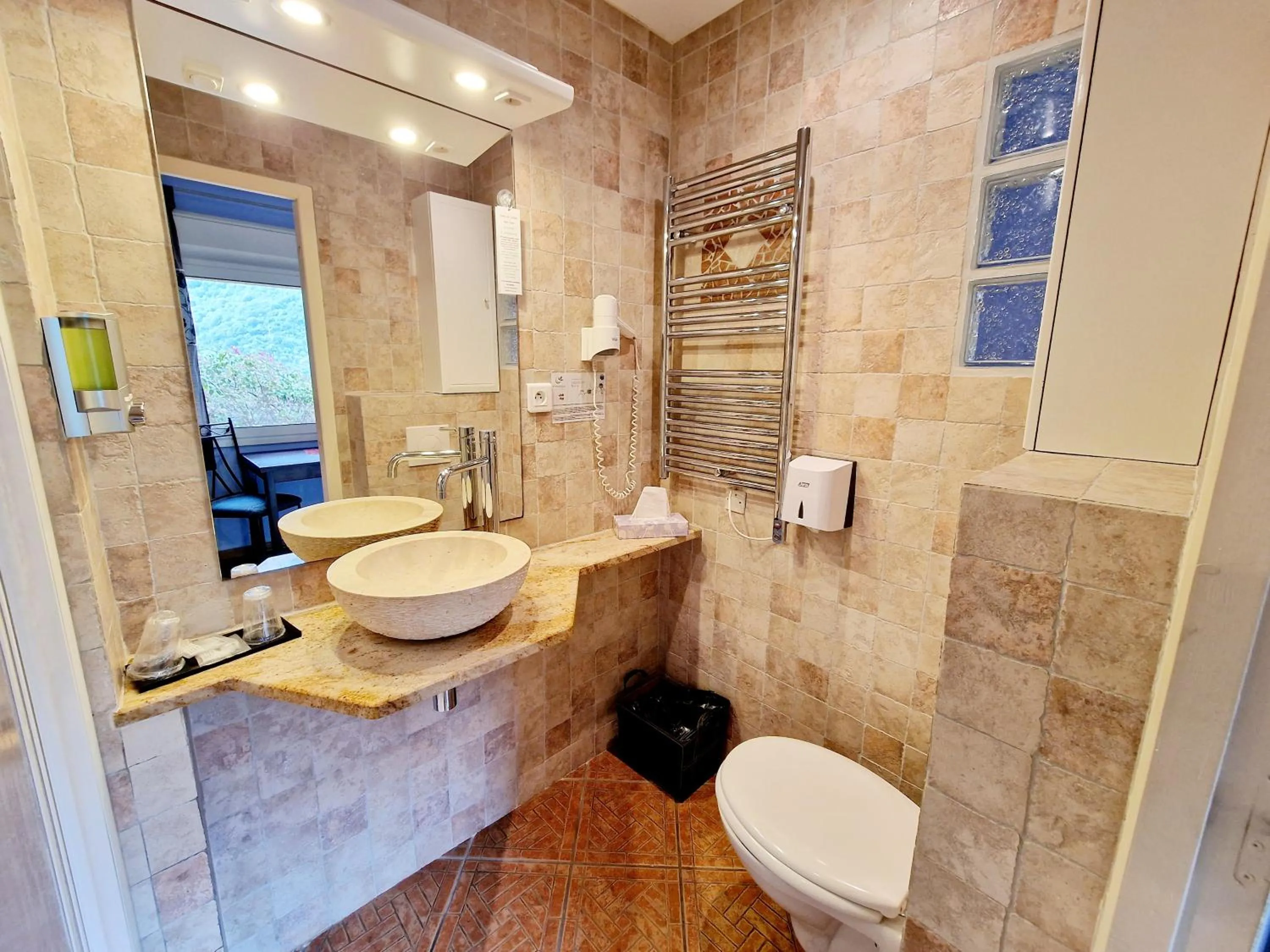 Bathroom in Hôtel Bella Vista