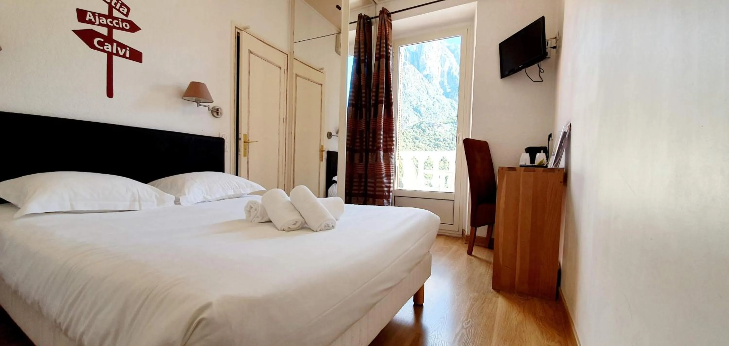 Bed in Hôtel Bella Vista