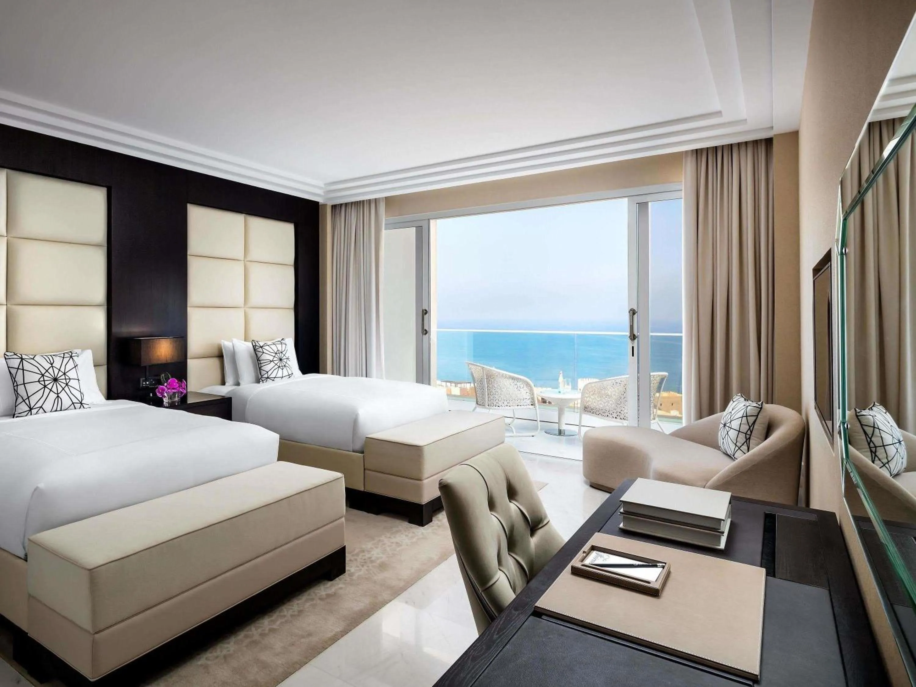 Bedroom, Bed in Fairmont Fujairah Beach Resort