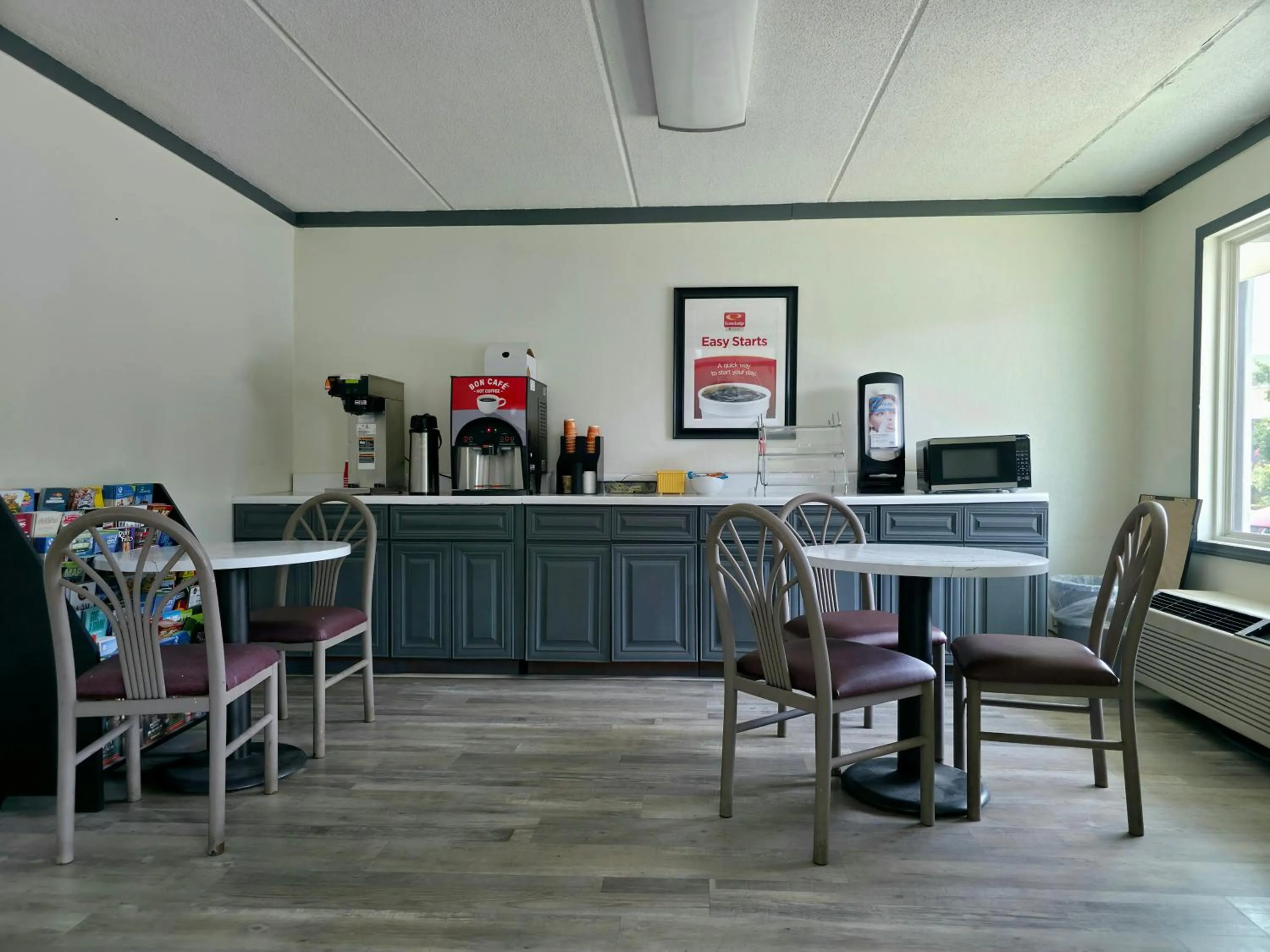 Breakfast in Econo Lodge Lavonia I-85