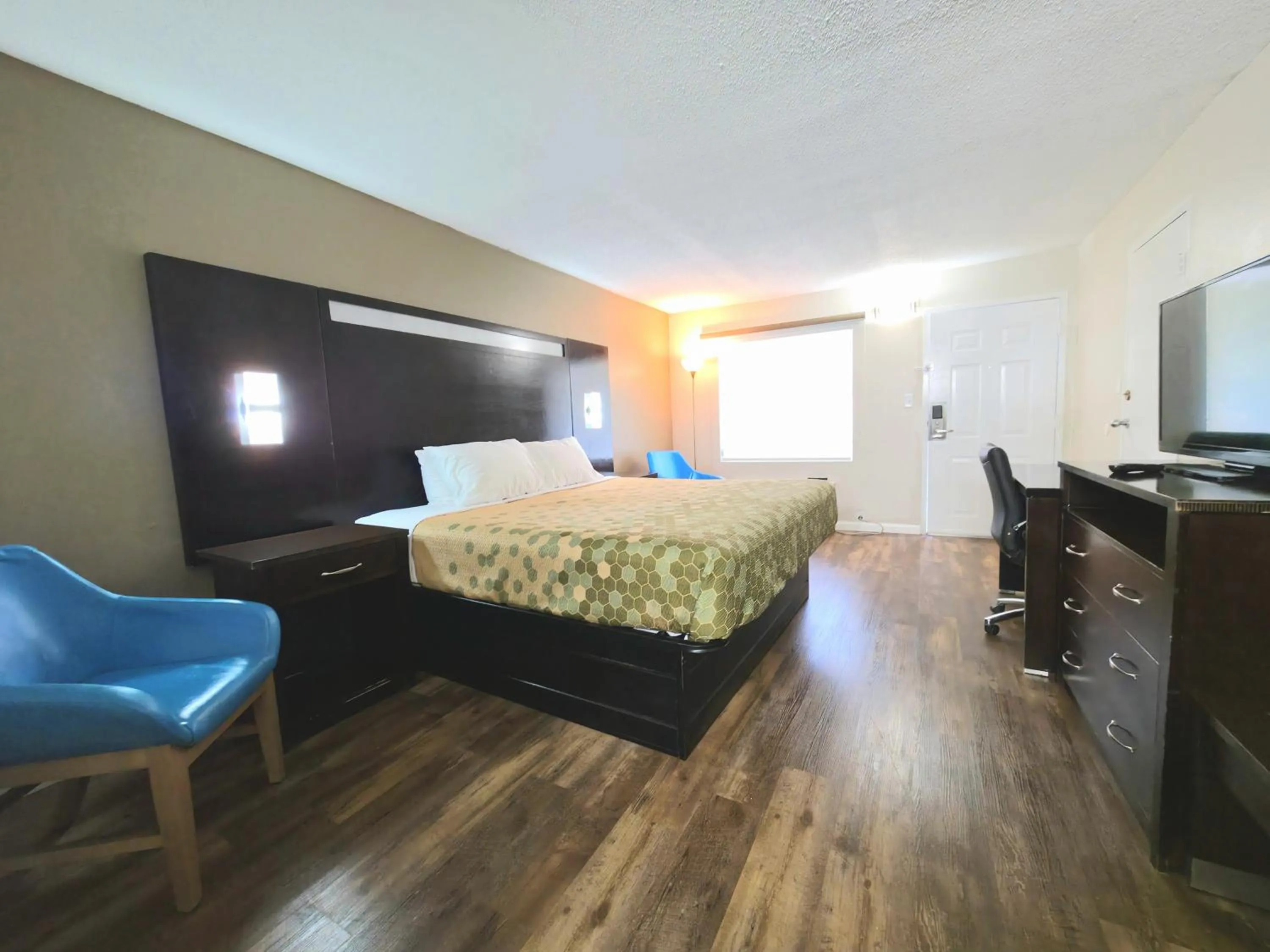 Photo of the whole room in Econo Lodge Lavonia I-85