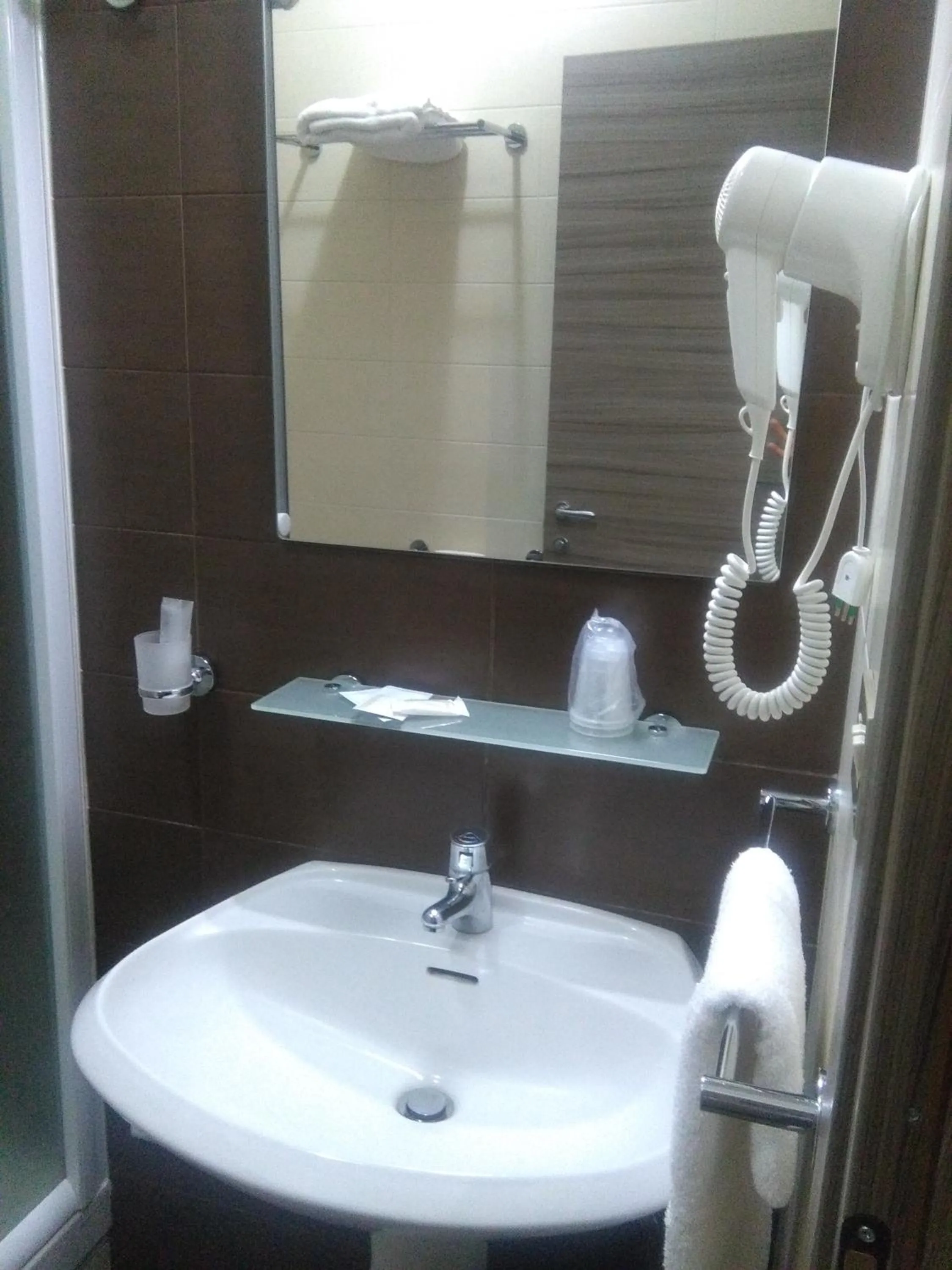 Shower in Hotel Likos