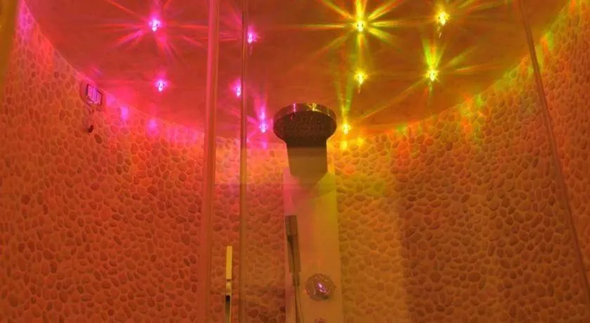 Shower in I Rocchi Hotel