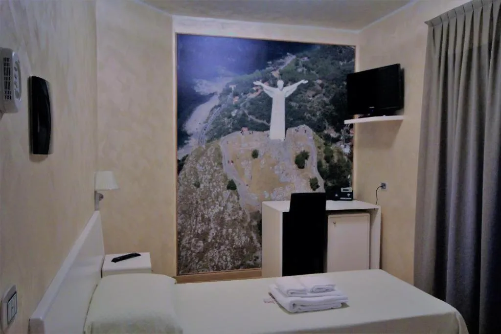 Bed in I Rocchi Hotel