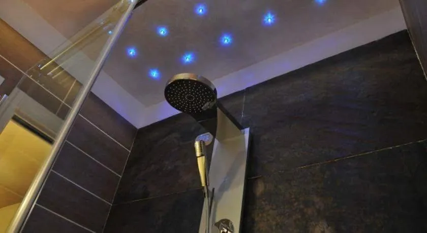 Shower in I Rocchi Hotel