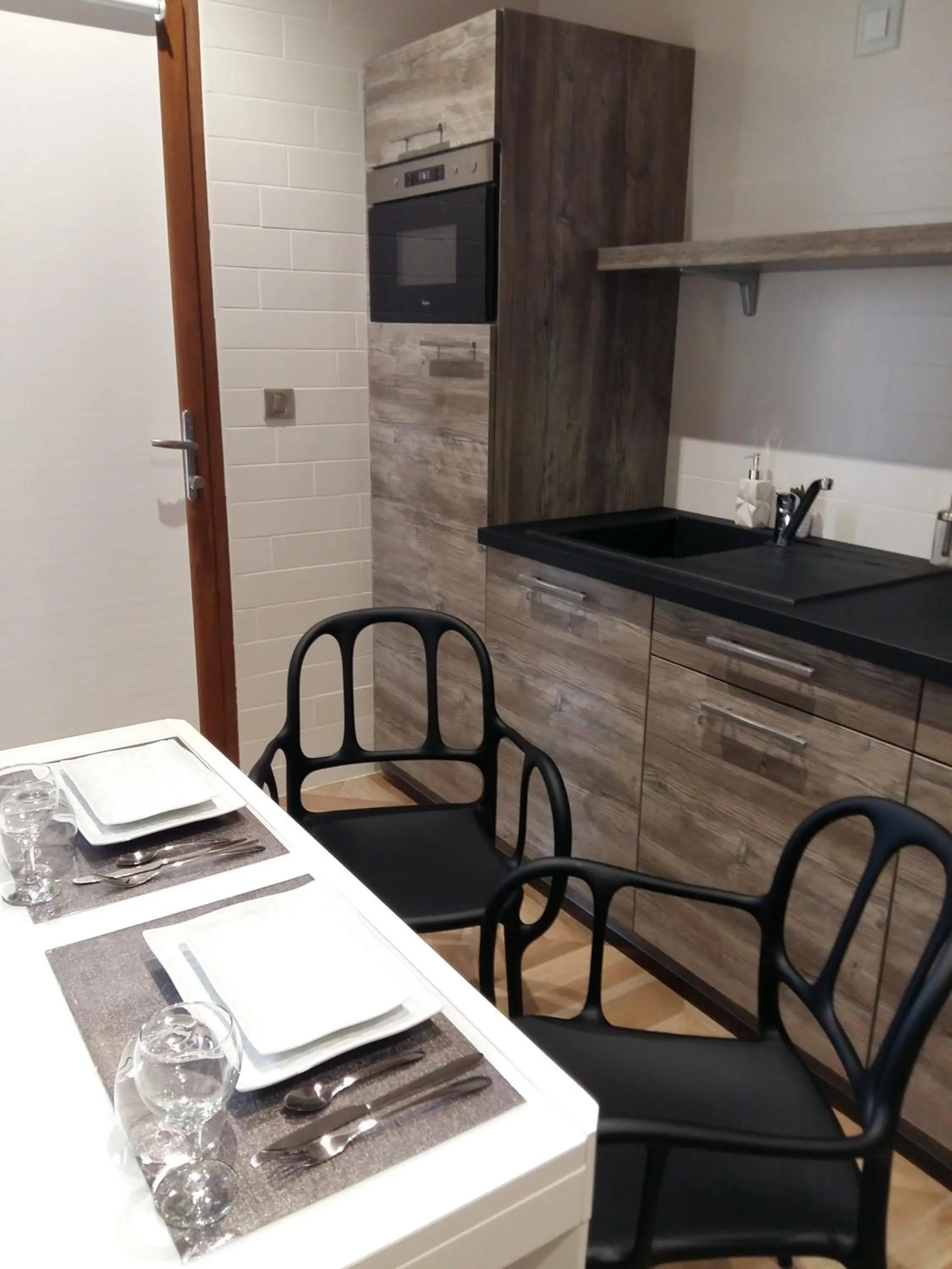 Kitchen or kitchenette in What Else Hotel