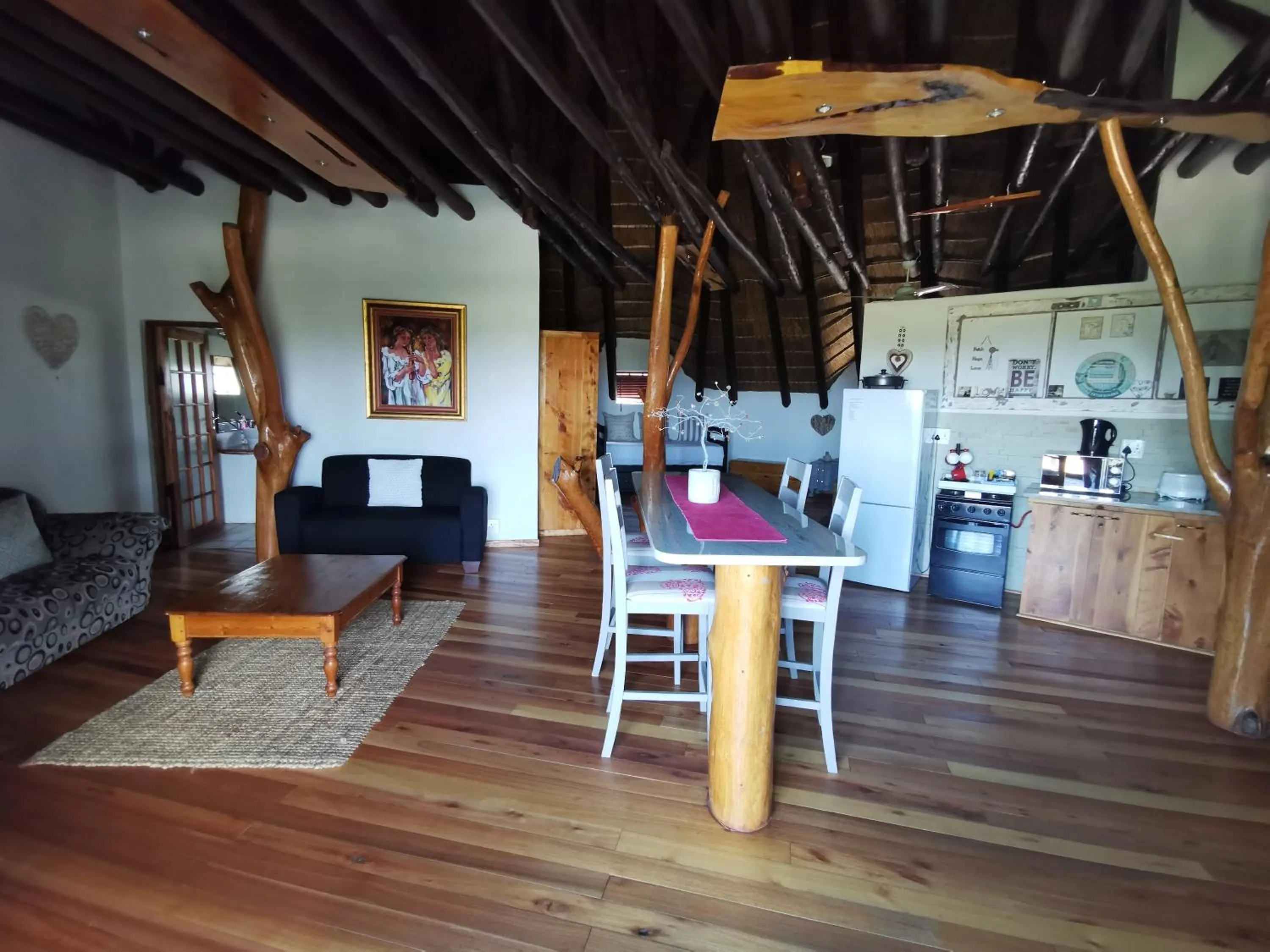 Kitchen or kitchenette in The Birdhouse Bed & Breakfast #NO Loadshedding #Solar Energy