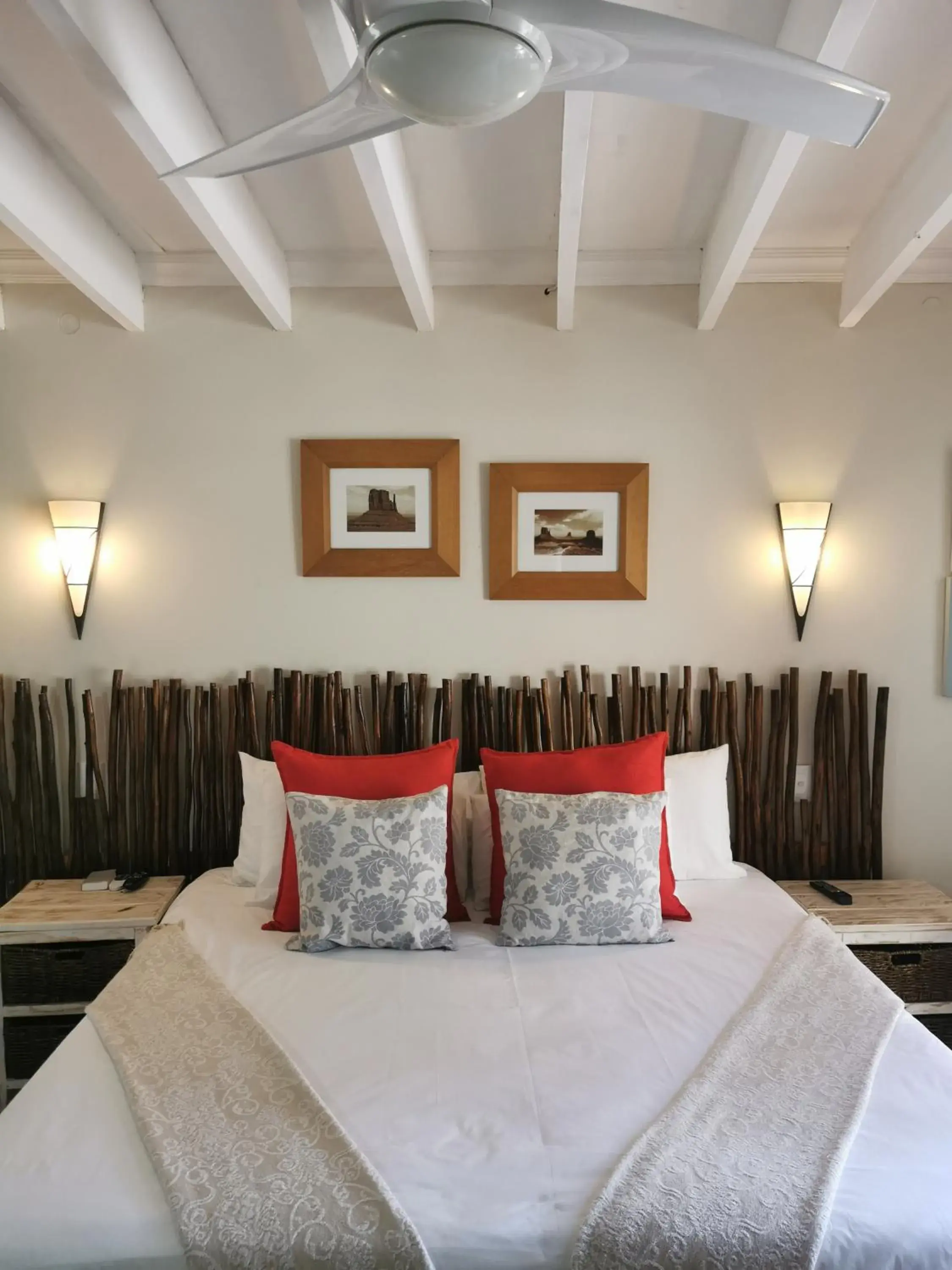 Double Room in The Birdhouse Bed & Breakfast #NO Loadshedding #Solar Energy Double Room in The Birdhouse Bed & Breakfast #NO Loadshedding #Solar Energy