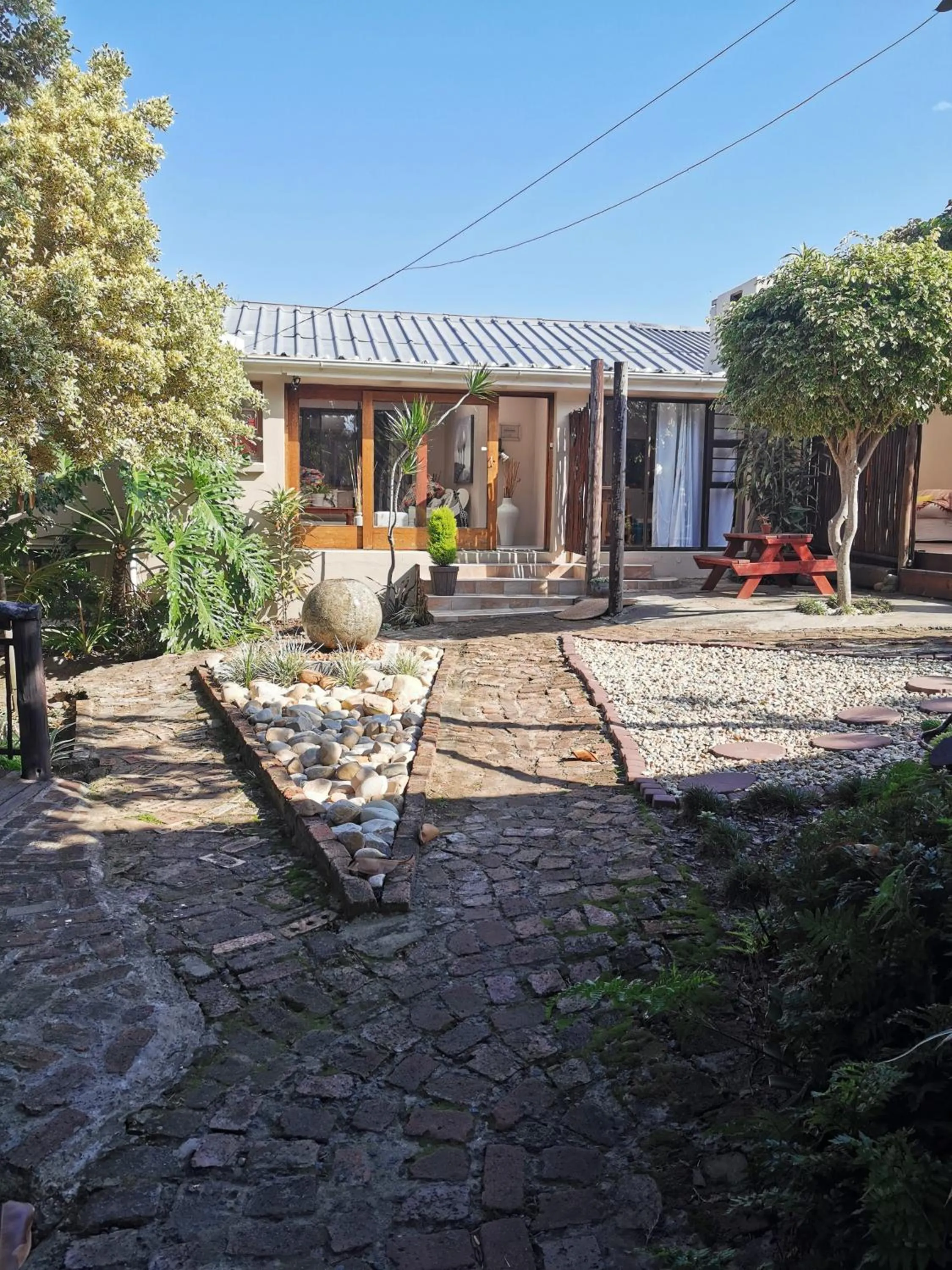 Property building in The Birdhouse Bed & Breakfast #NO Loadshedding #Solar Energy