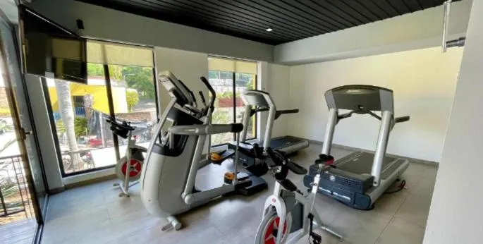 Fitness centre/facilities in Beverly Hills: Hotel and Business