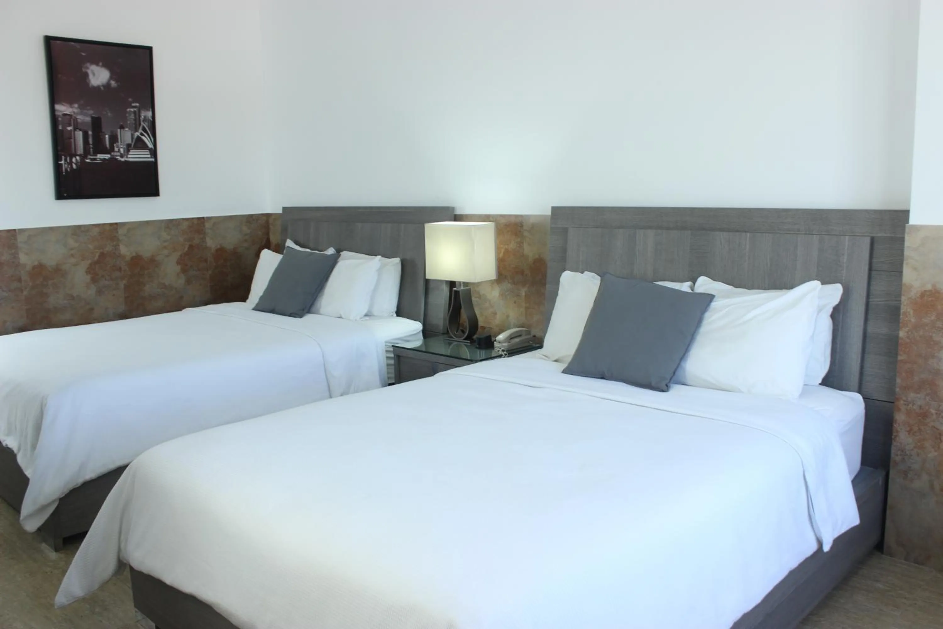 Bedroom, Bed in Beverly Hills: Hotel and Business