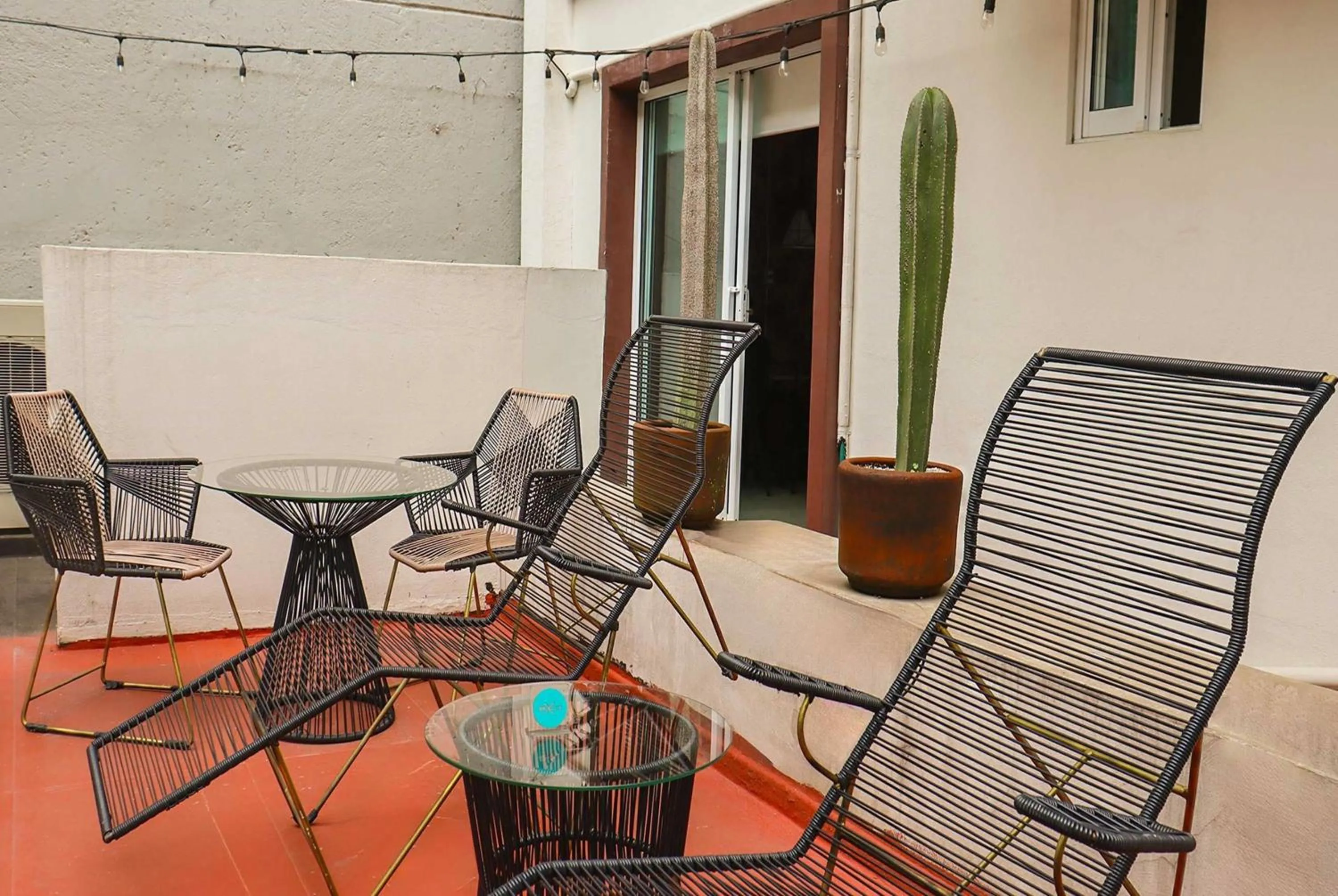 Photo of the whole room in Hotel Estancias VIVE MX wtc CDMX, Trademark by Wyndham