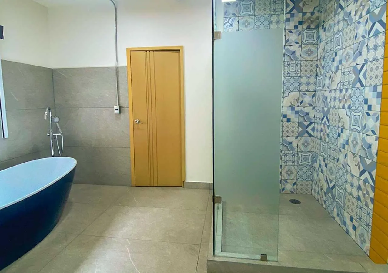 Bath in The Host Business Suites at WTC