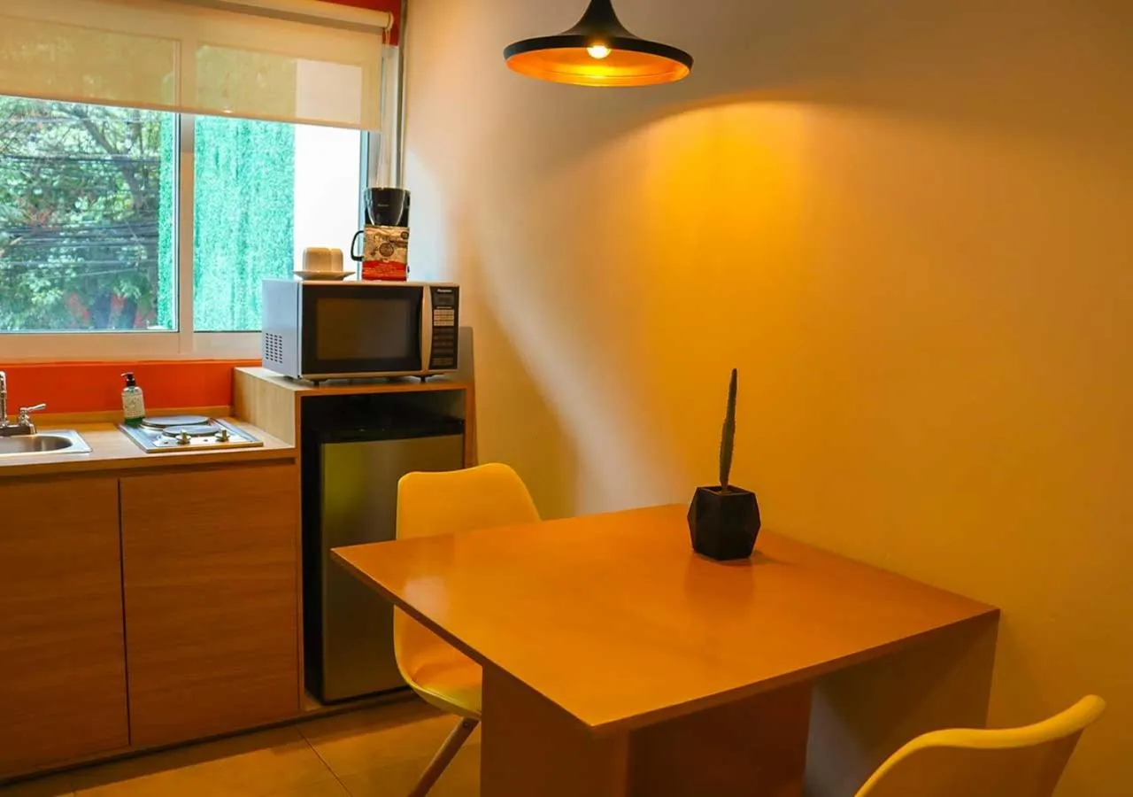 Coffee/tea facilities in The Host Business Suites at WTC