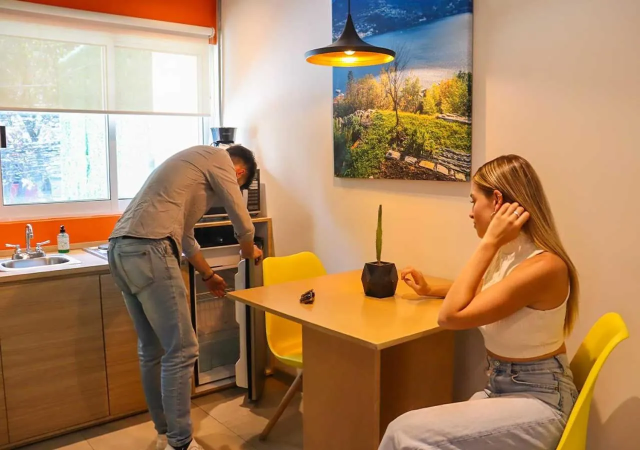 Coffee/tea facilities in The Host Business Suites at WTC