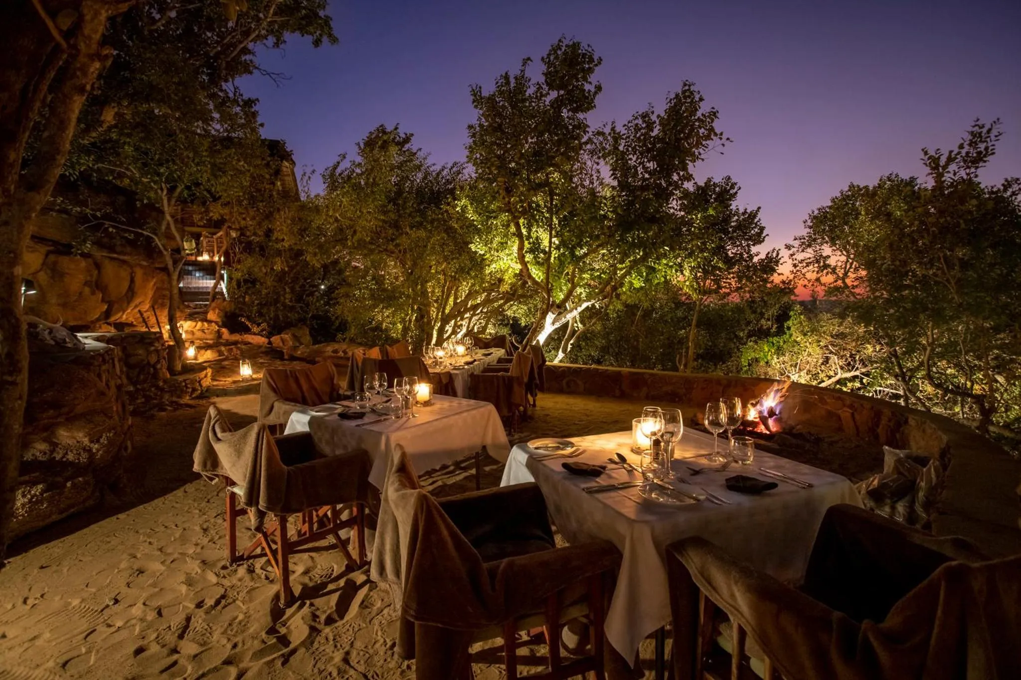 Restaurant/places to eat in Nedile Lodge