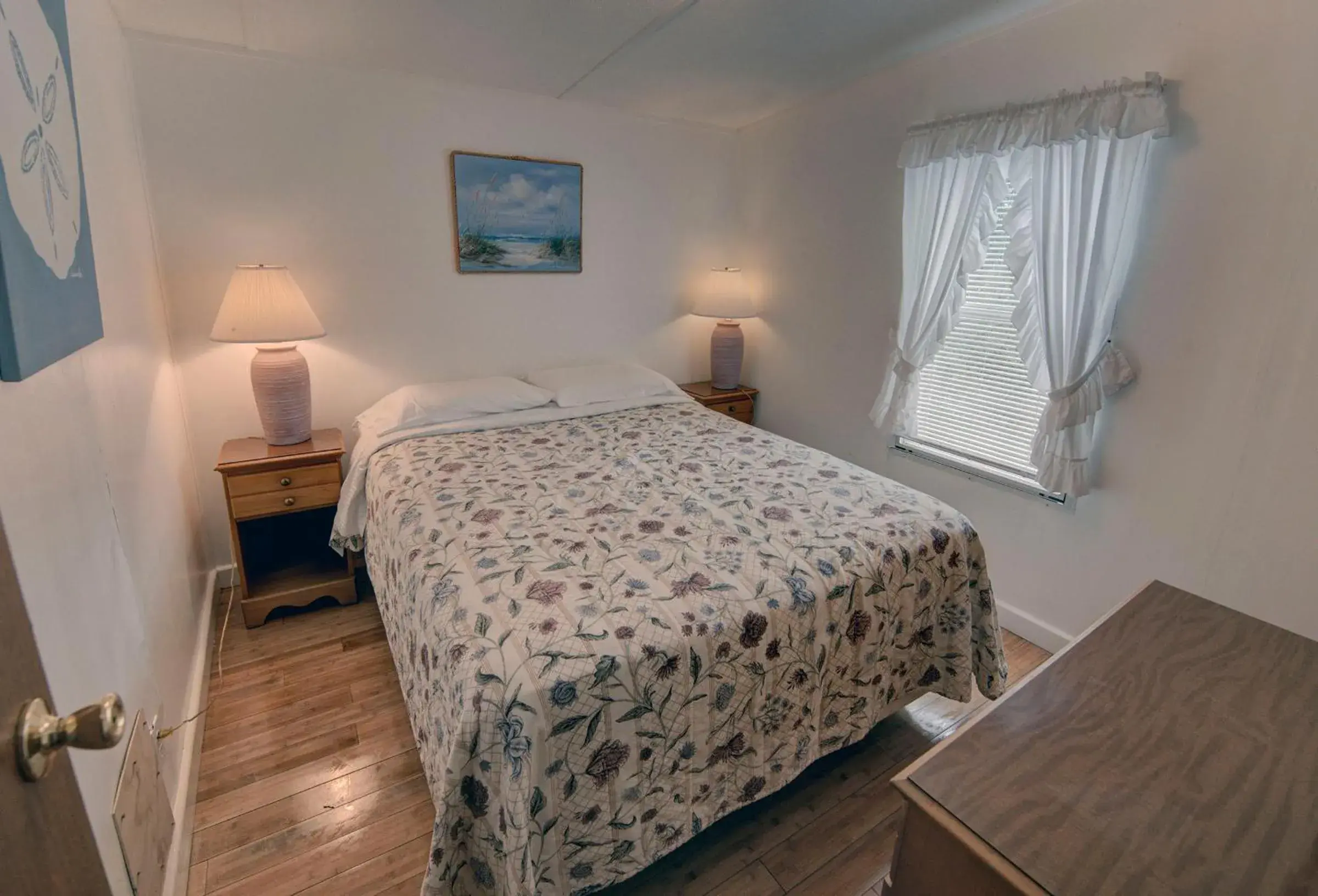 Three Bedroom Cottage - single occupancy in Outer Banks Motel - Village Accommodations Three Bedroom Cottage - single occupancy in Outer Banks Motel - Village Accommodations