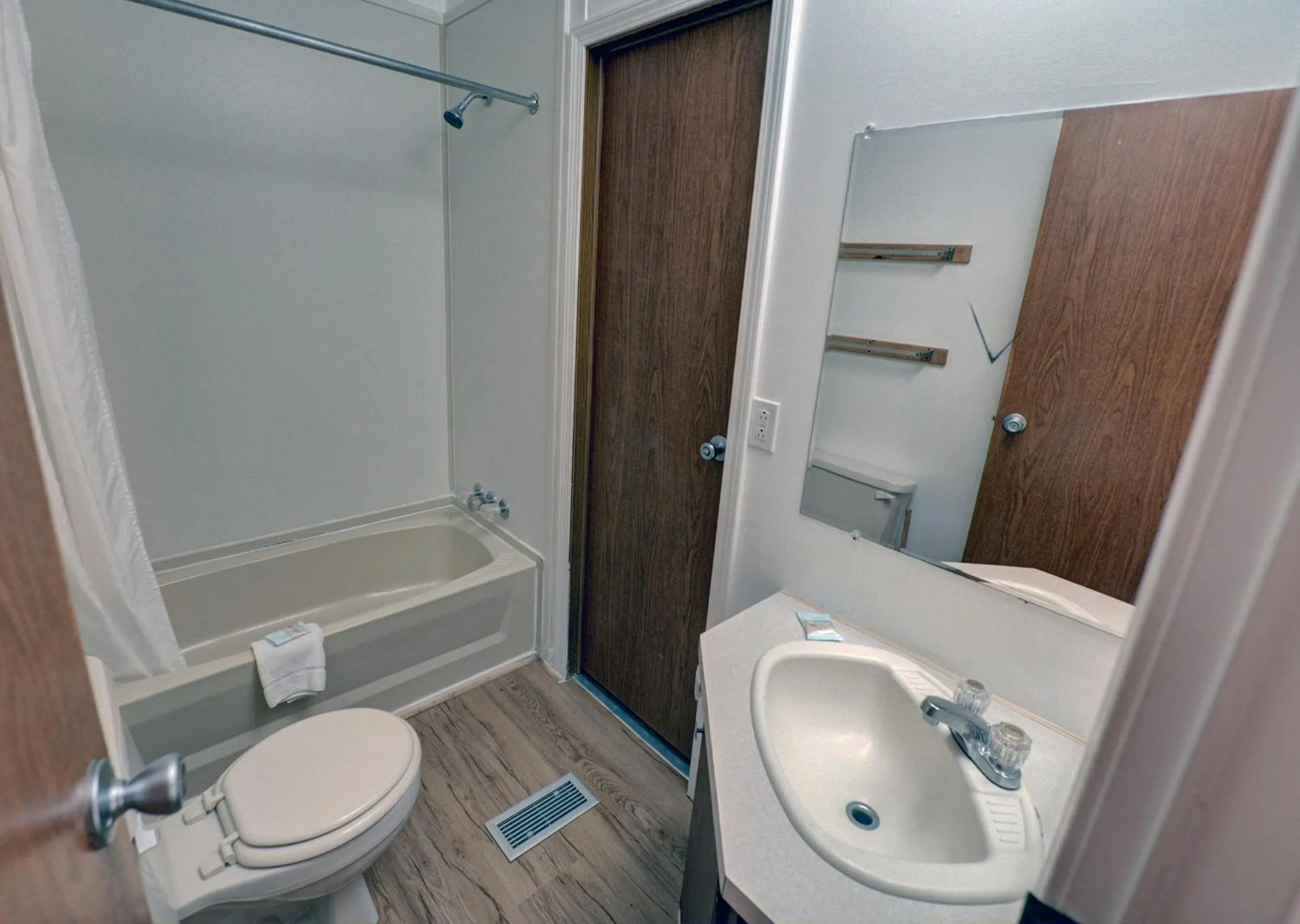 Outer Banks Motel - Village Accommodations