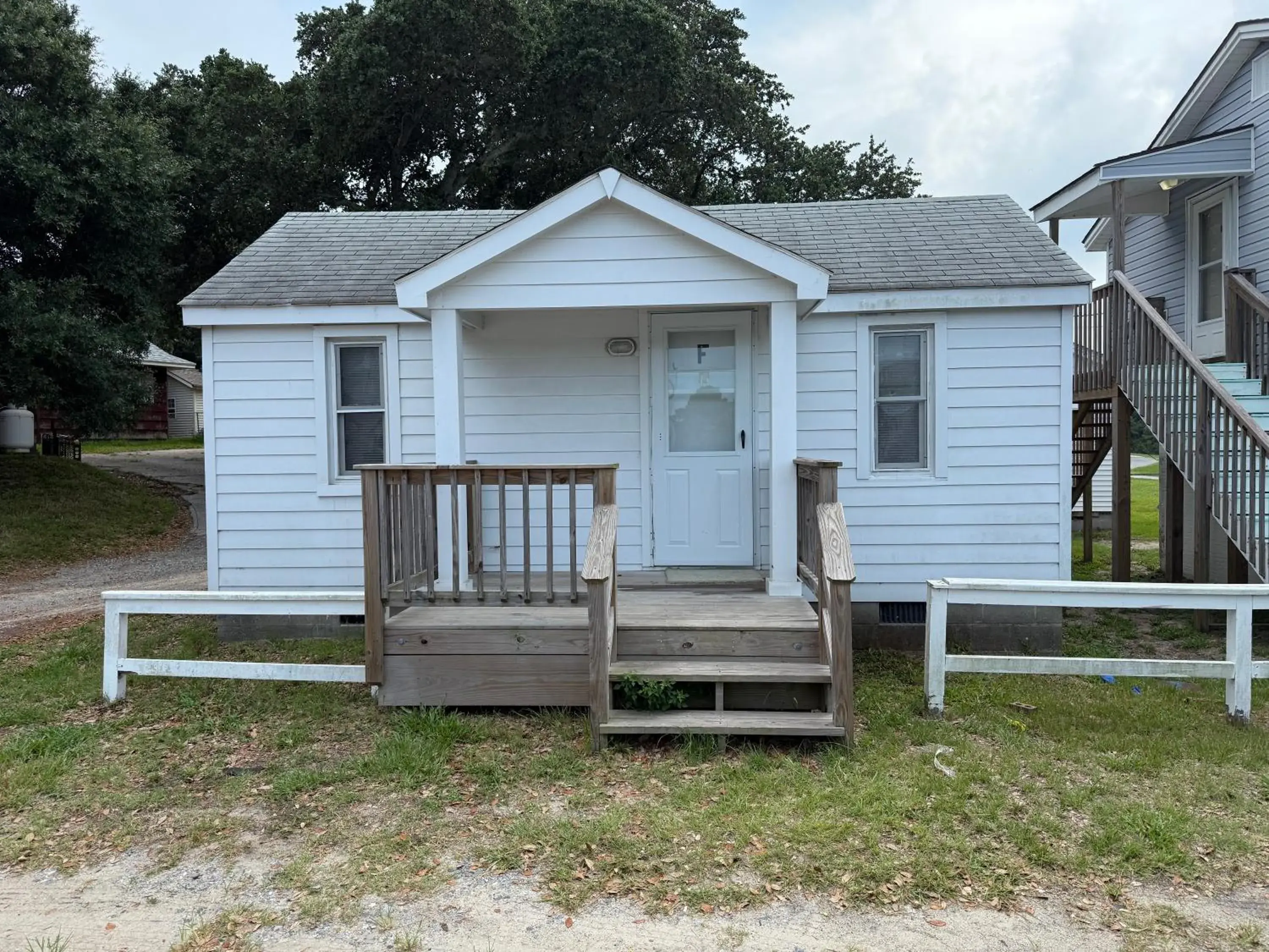 One-Bedroom Cottage in Outer Banks Motel - Village Accommodations One-Bedroom Cottage in Outer Banks Motel - Village Accommodations