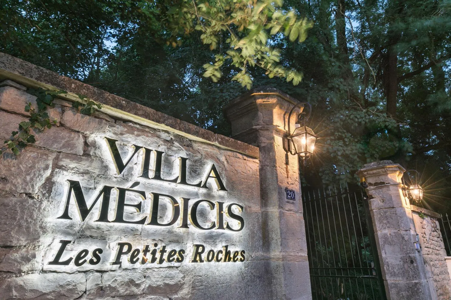Facade/entrance in MÉDICIS HOME DIJON LES PETITES ROCHES
