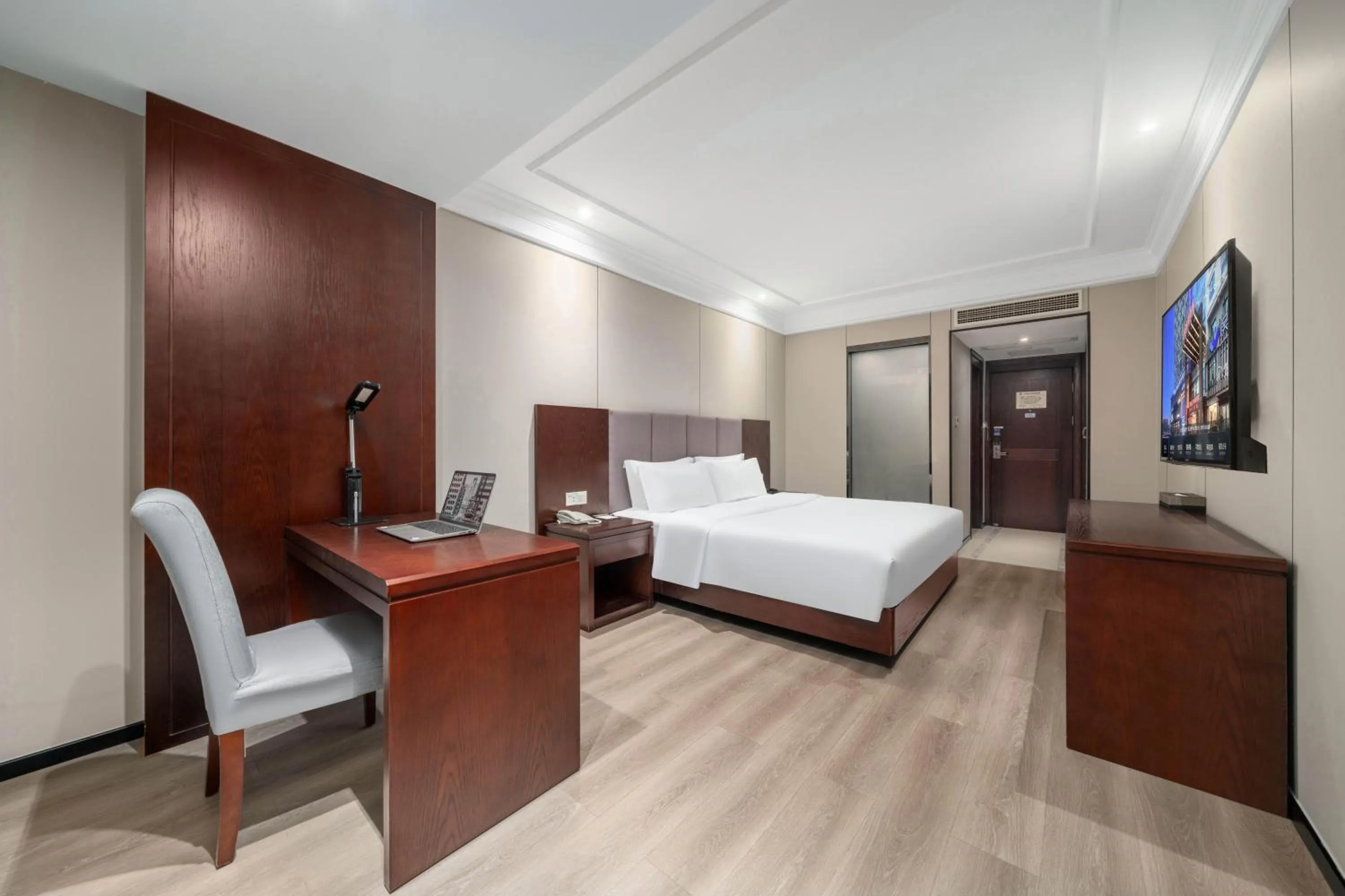 Bedroom, Bed in Huzhou Wealth Hotel