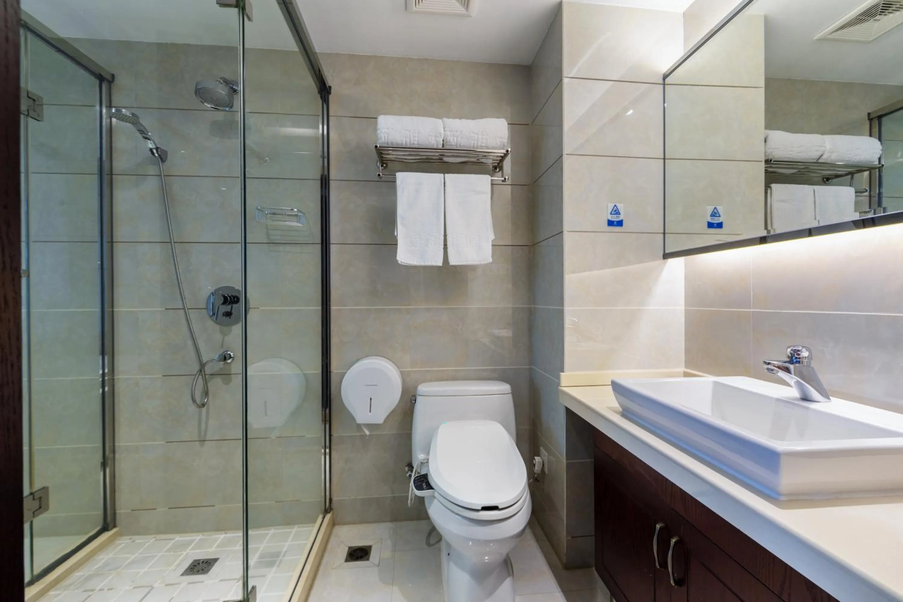 Shower in Huzhou Wealth Hotel