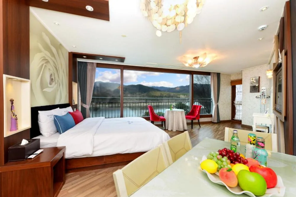 Bed in Moonlight Blue Pension