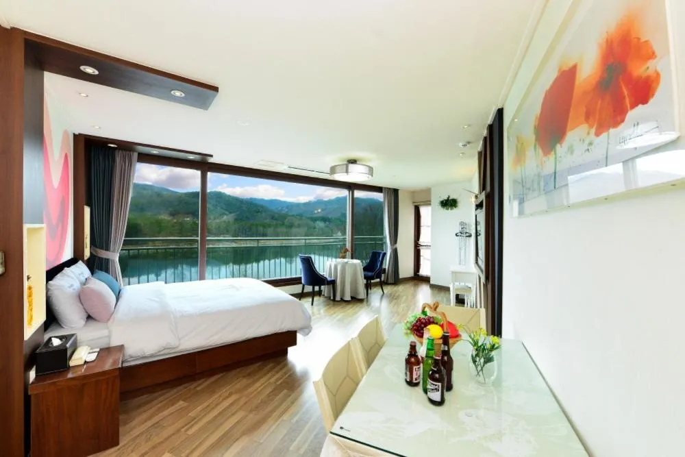 Bed in Moonlight Blue Pension