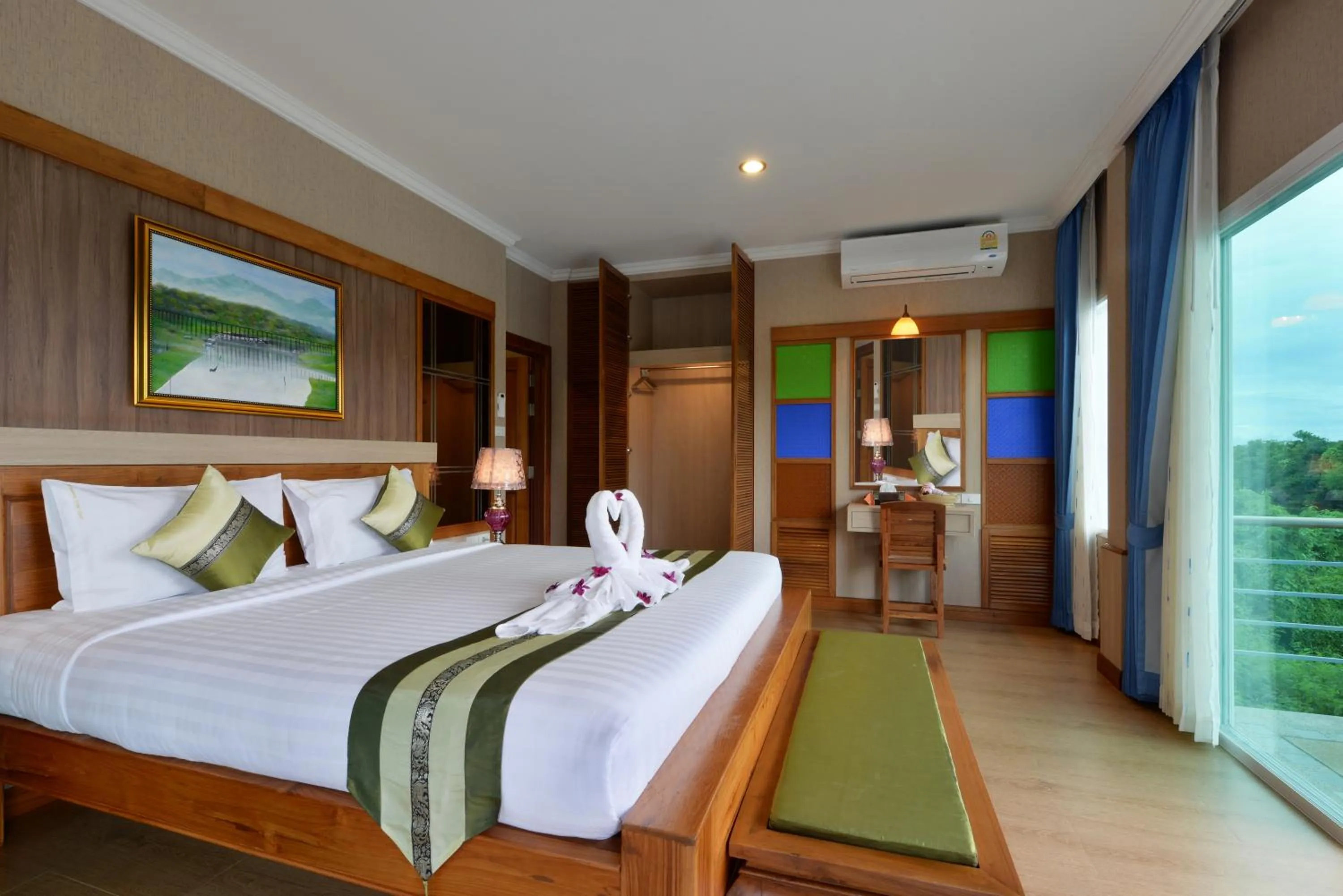 Photo of the whole room, Bed in Princess River Kwai Hotel