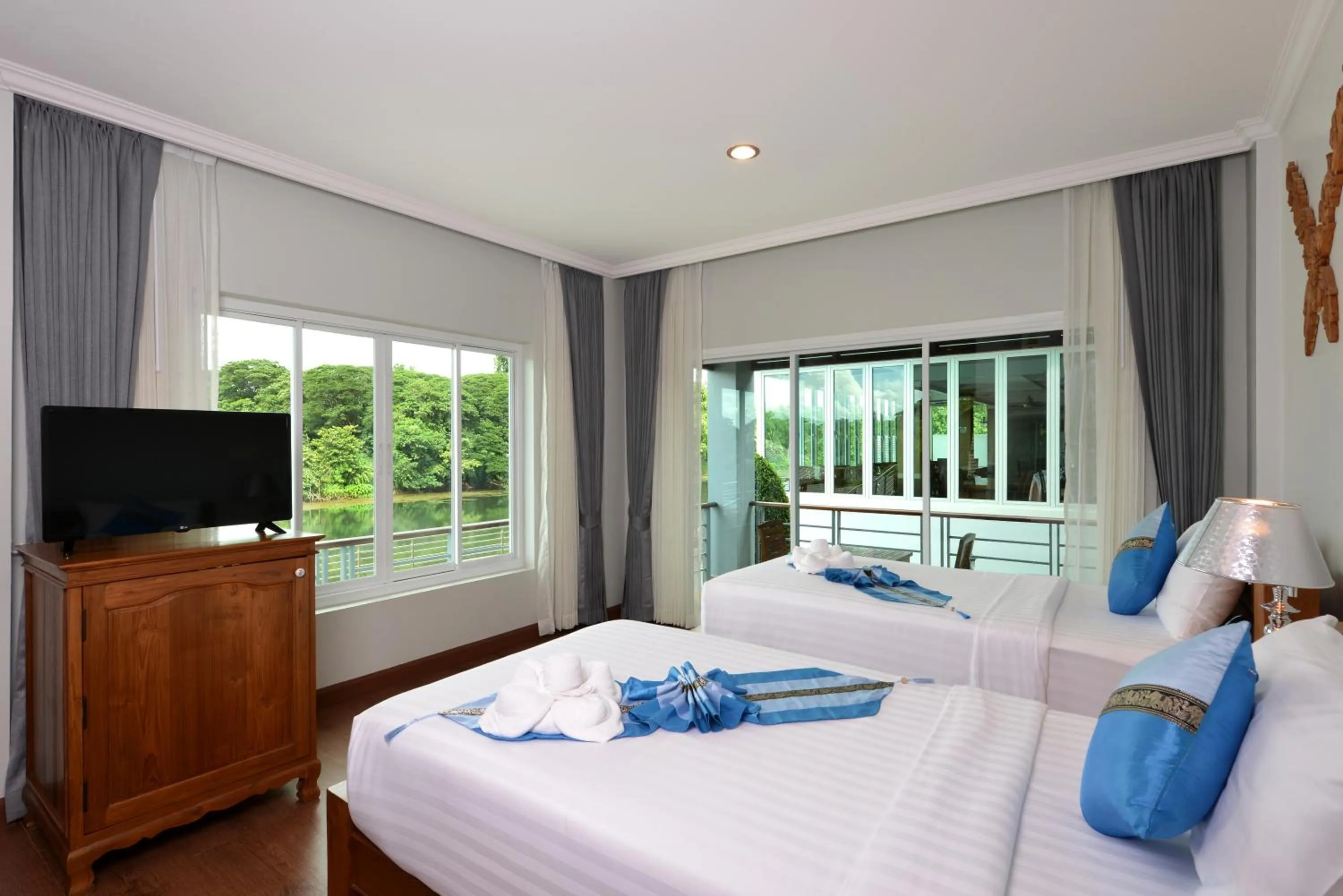 View (from property/room), Bed in Princess River Kwai Hotel