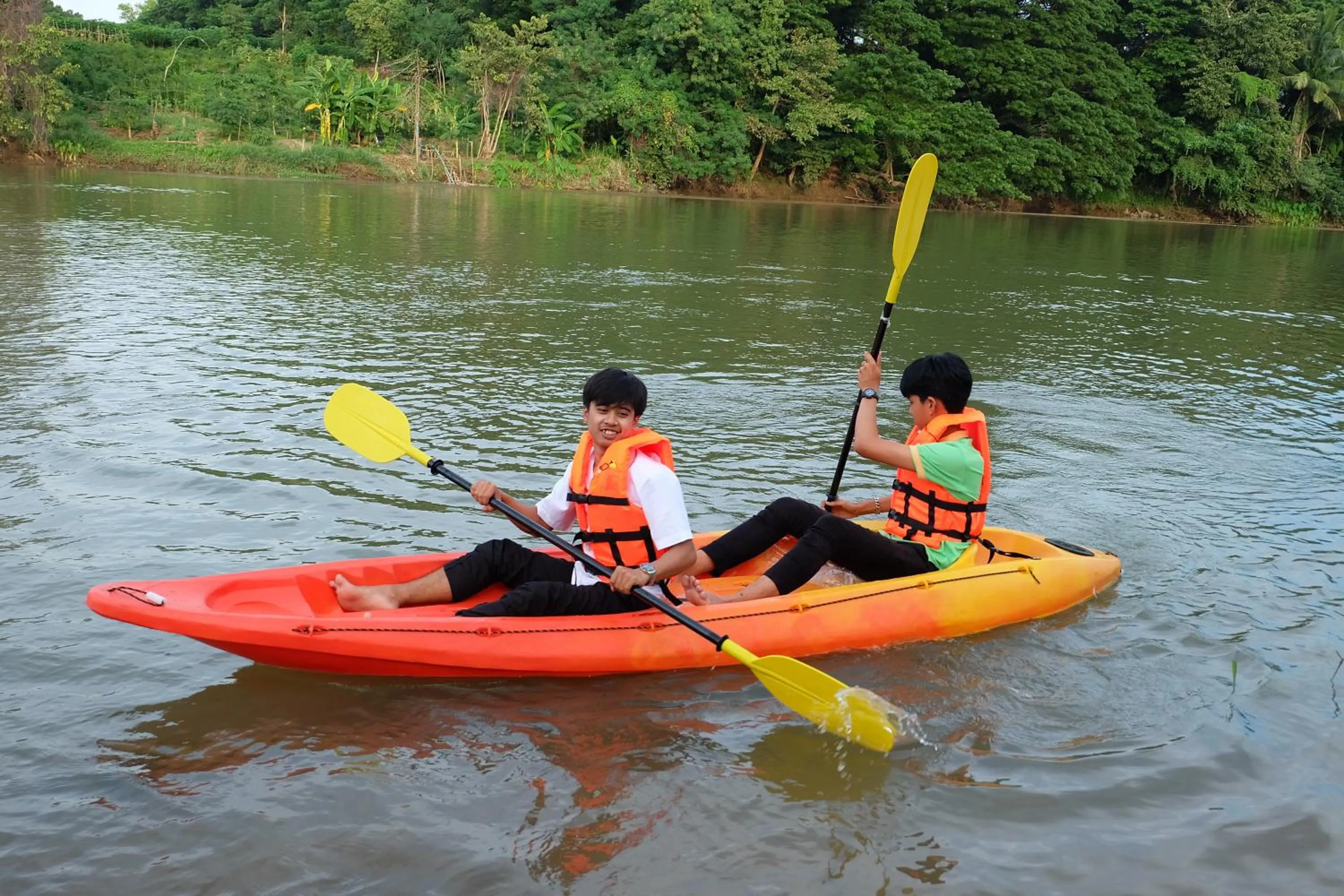 Canoeing in Princess River Kwai Hotel
