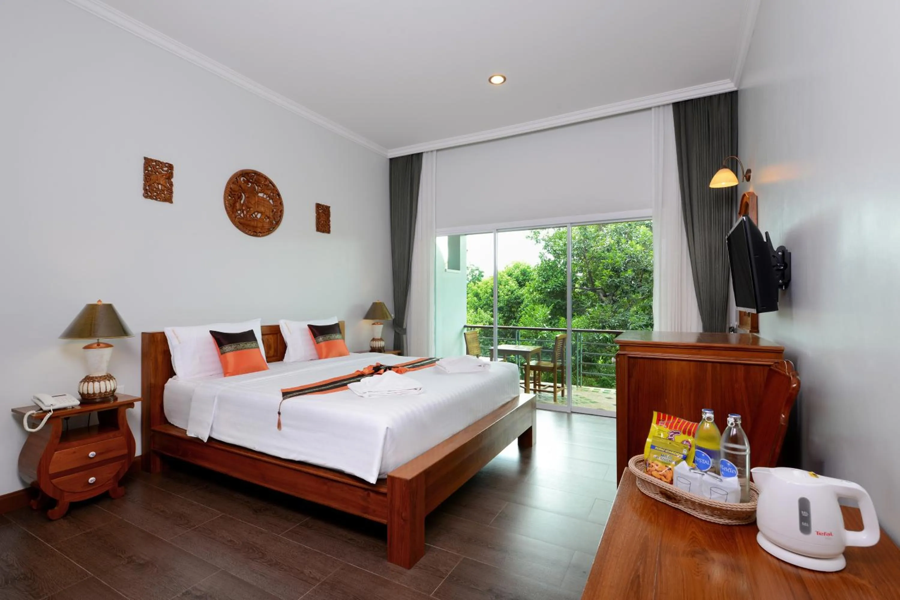 Photo of the whole room, Bed in Princess River Kwai Hotel