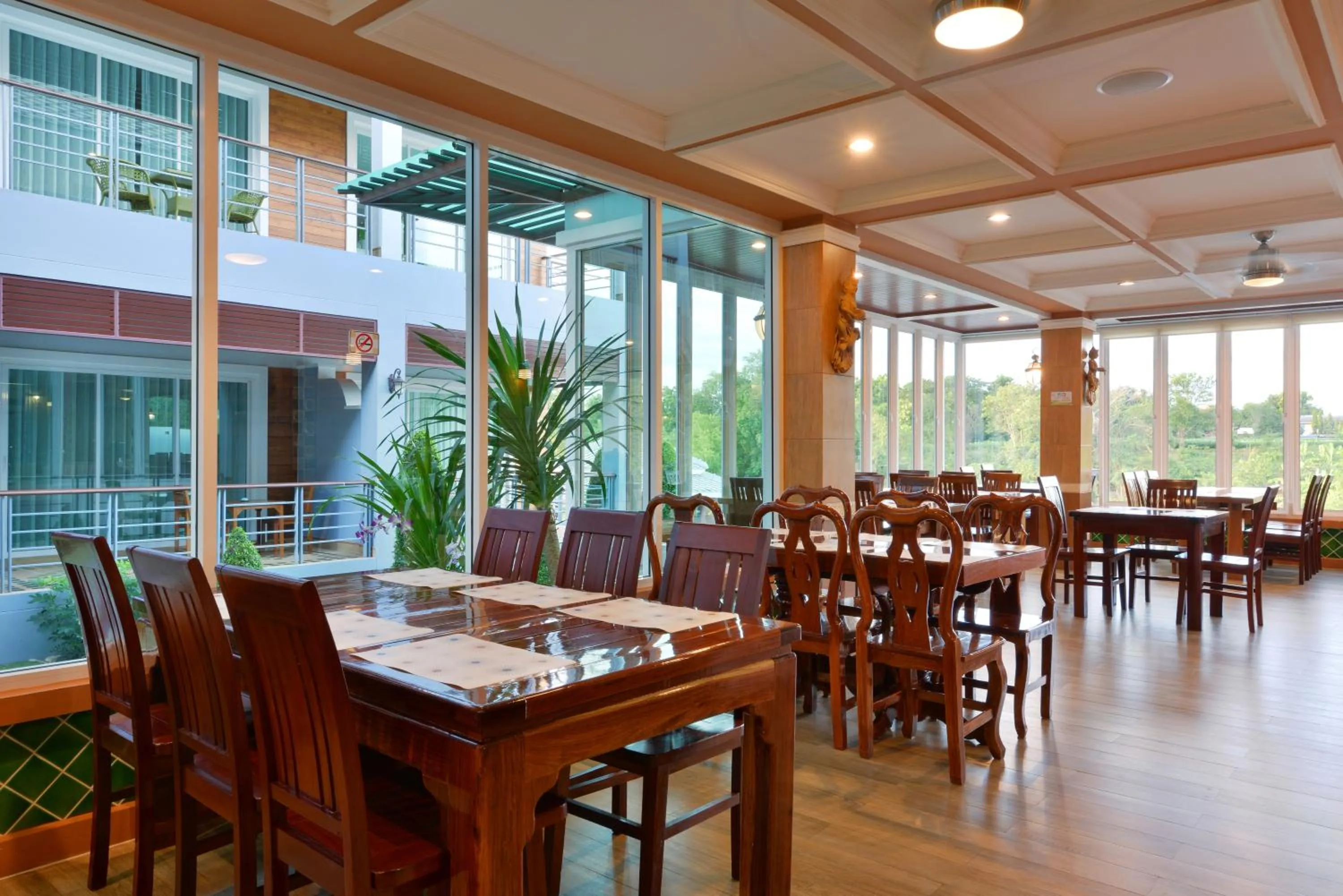 Restaurant/places to eat in Princess River Kwai Hotel