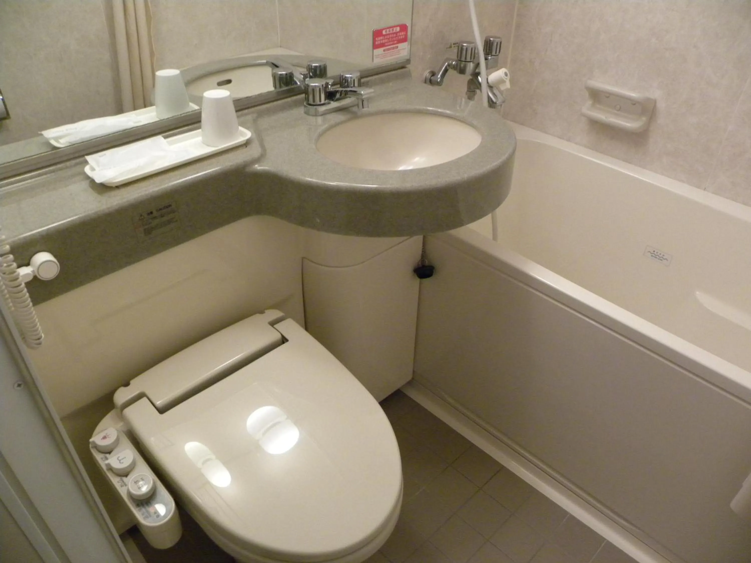 Photo of the whole room in Hotel New Green Okachimachi