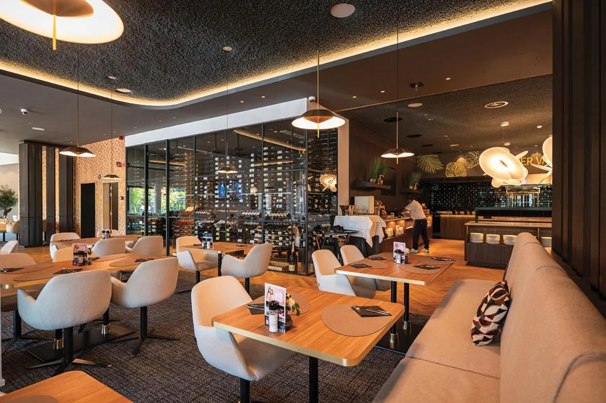 Restaurant/places to eat in Van der Valk Hotel Spa