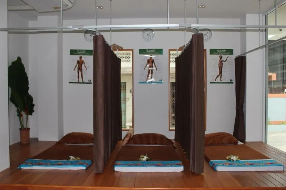 Massage in Namthip Residence