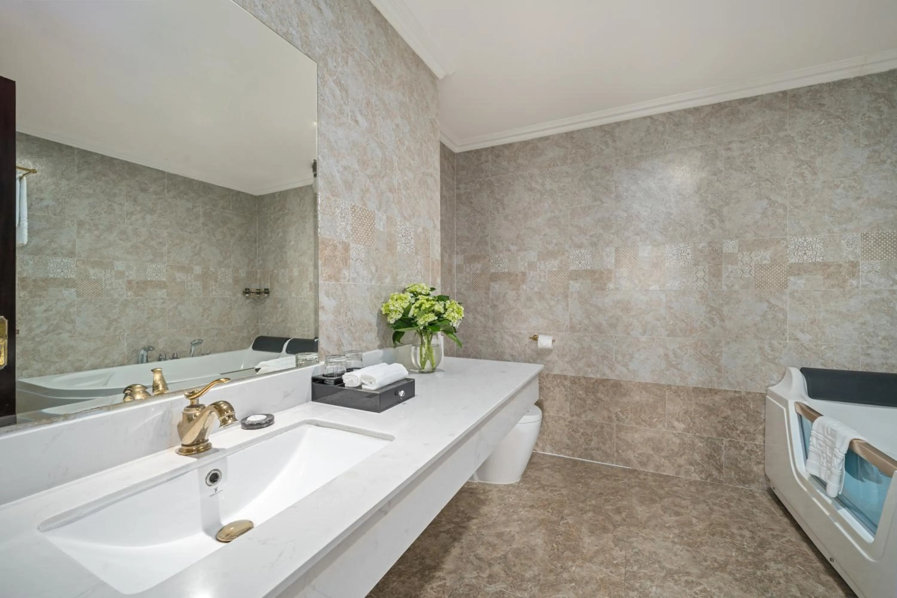 Bathroom in Paracel Beach Hotel