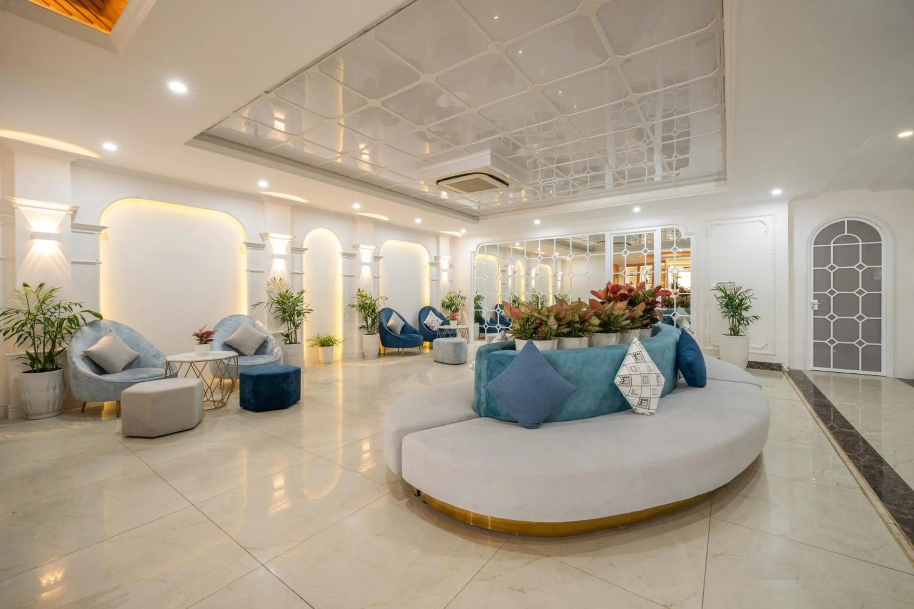 Living room in Paracel Beach Hotel