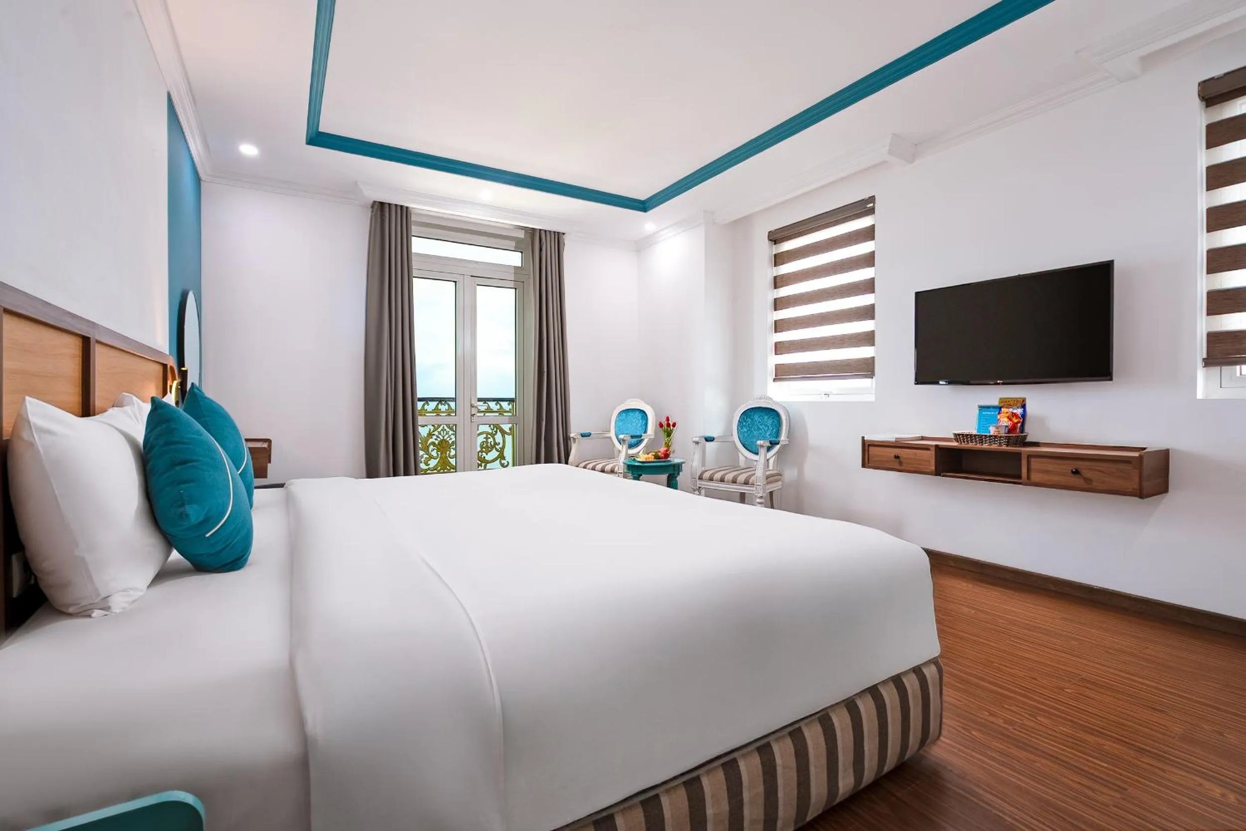 Bed in Paracel Beach Hotel