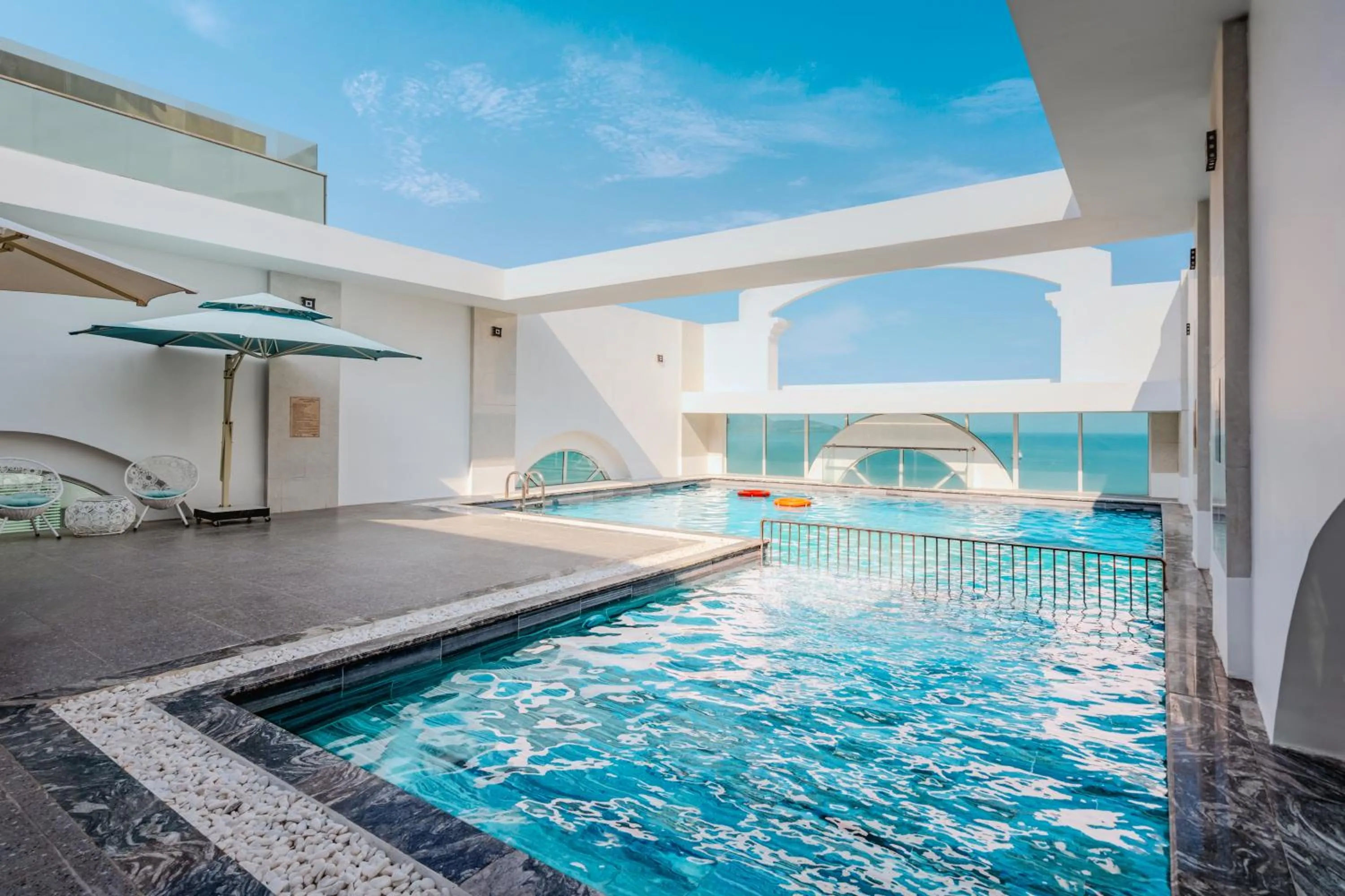 Pool view in Paracel Beach Hotel