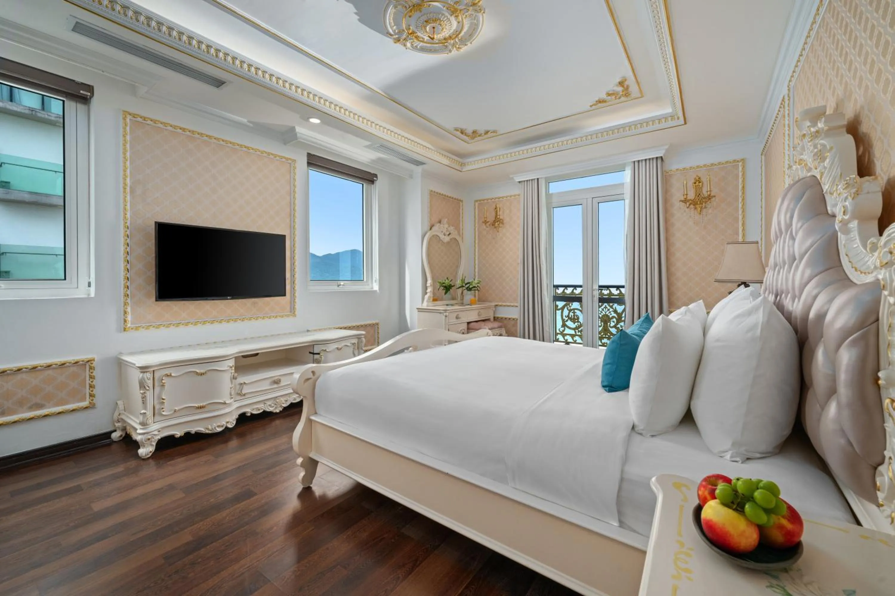 Bed in Paracel Beach Hotel