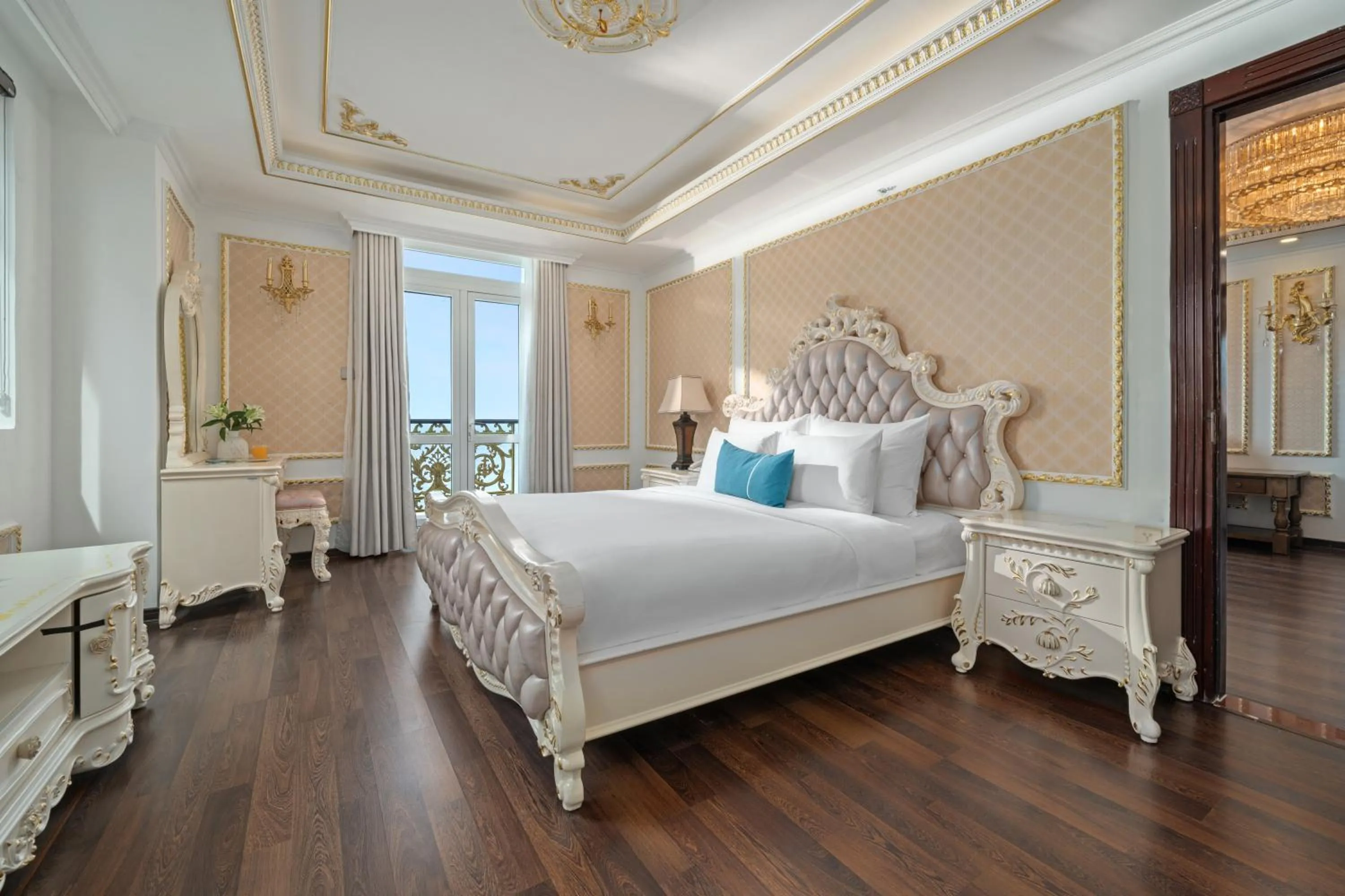 Bed in Paracel Beach Hotel