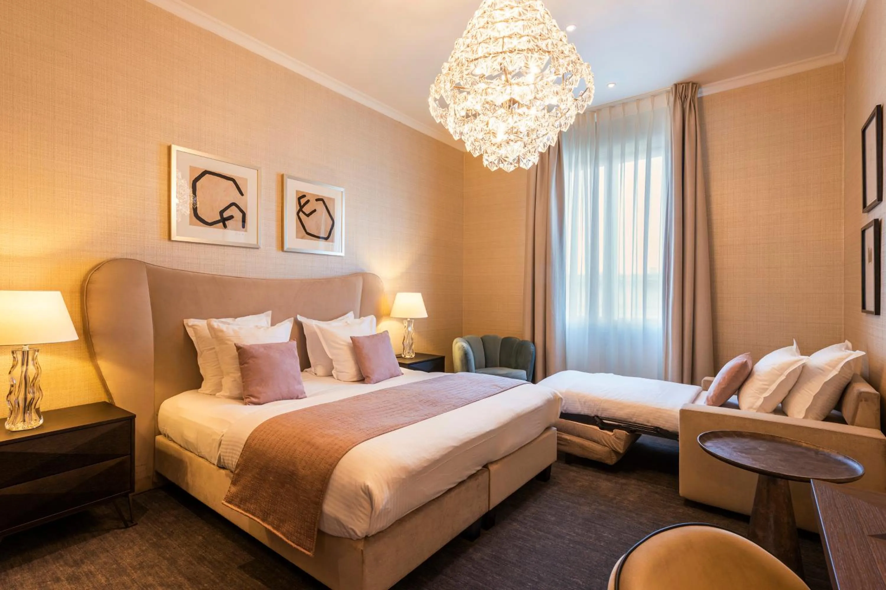 Bed in Dukes' Arches Brugge - by Dukes' Hotel Collection