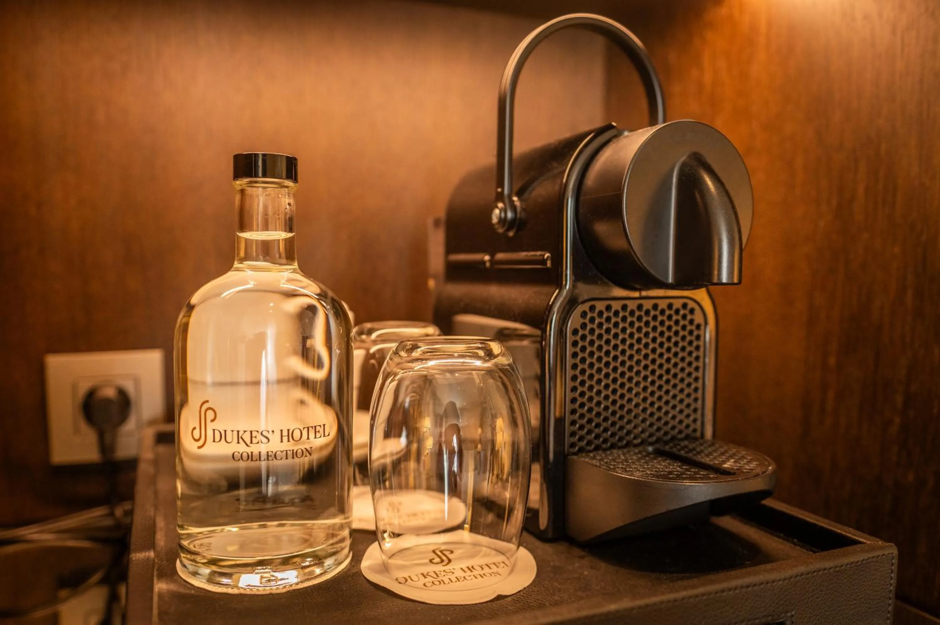 Coffee/tea facilities in Dukes' Arches Brugge - by Dukes' Hotel Collection